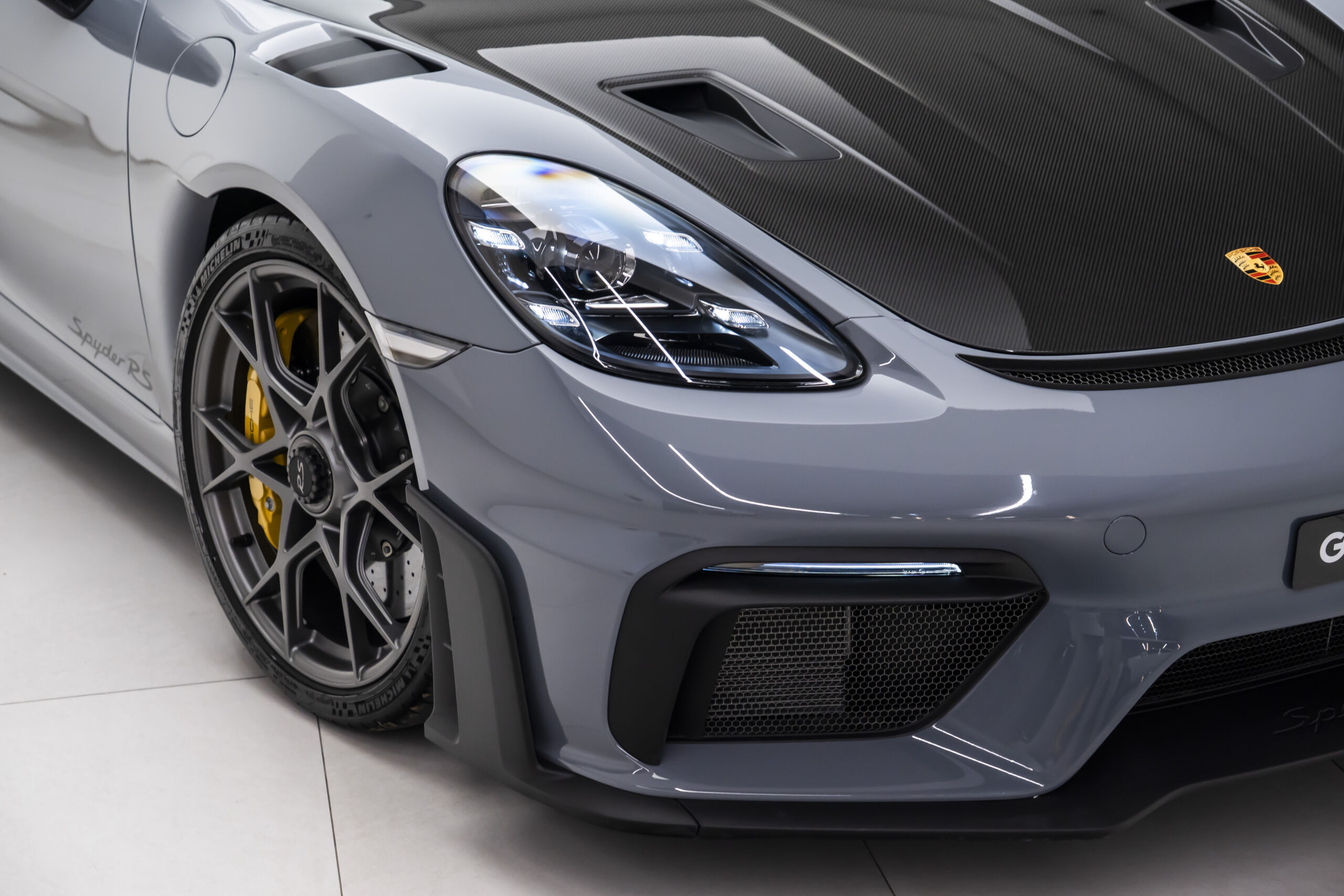 
								2024 Porsche 718 Spyder RS Weissach Package full									