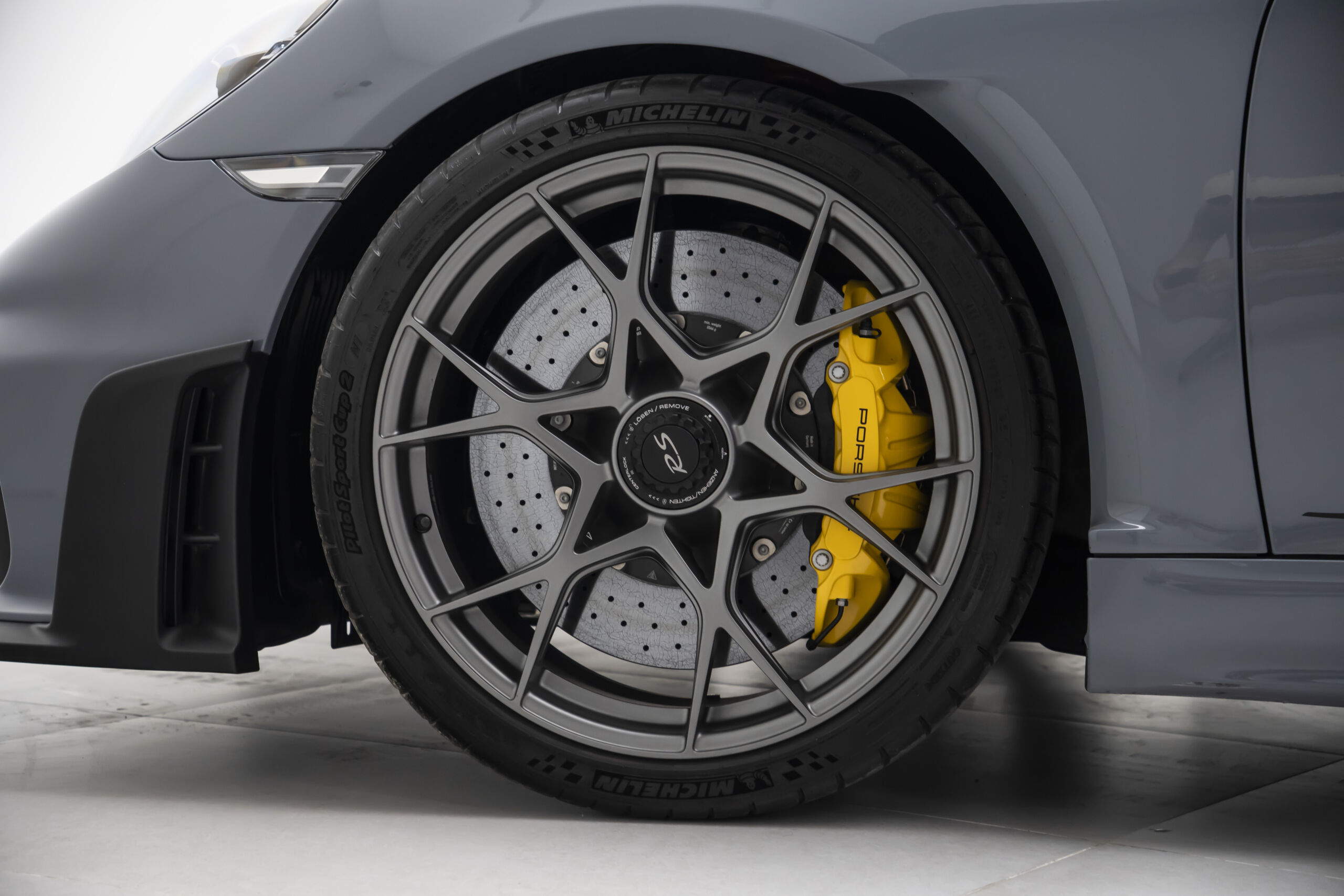 2024 Porsche 718 Spyder RS Weissach Package