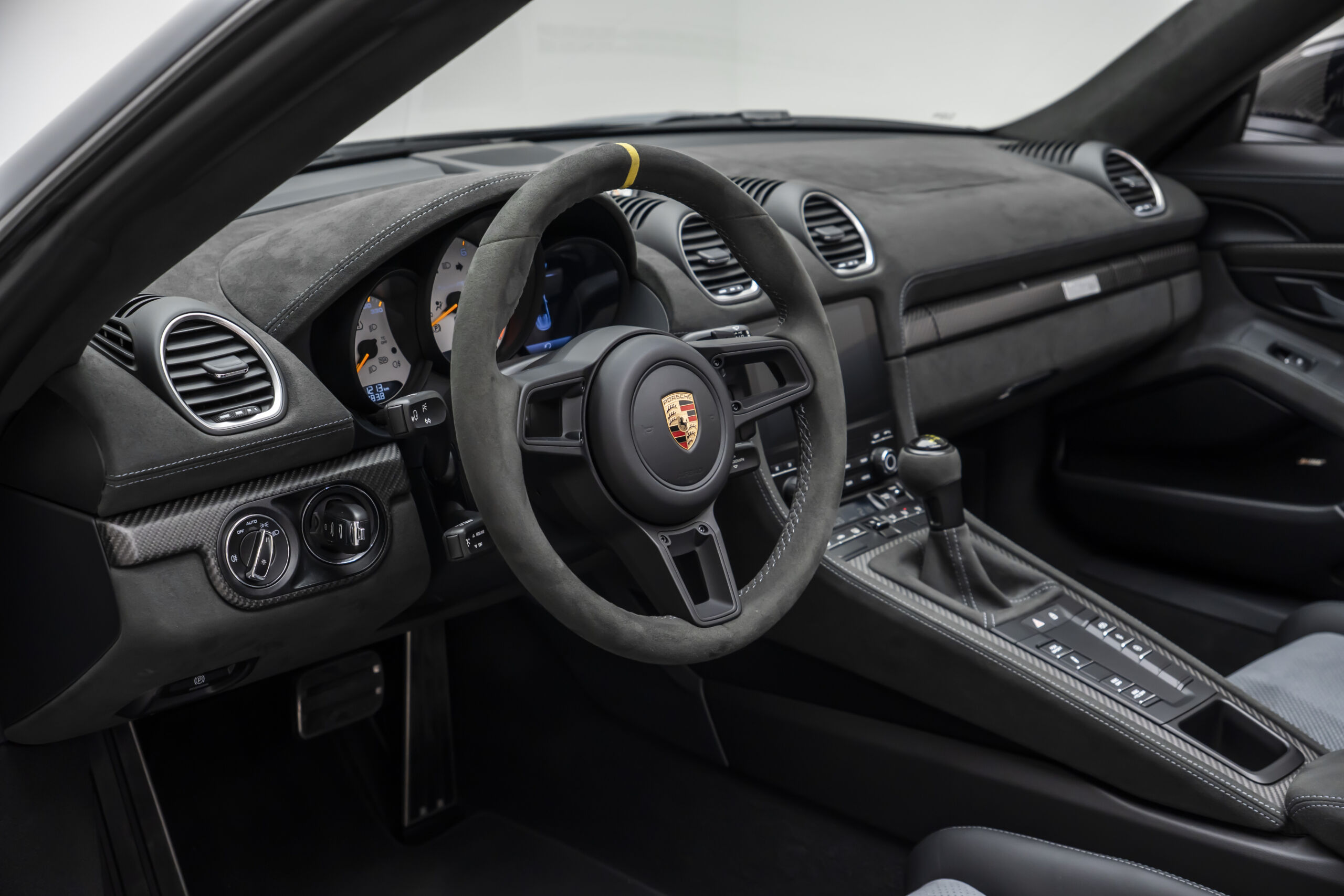 
								2024 Porsche 718 Spyder RS Weissach Package full									