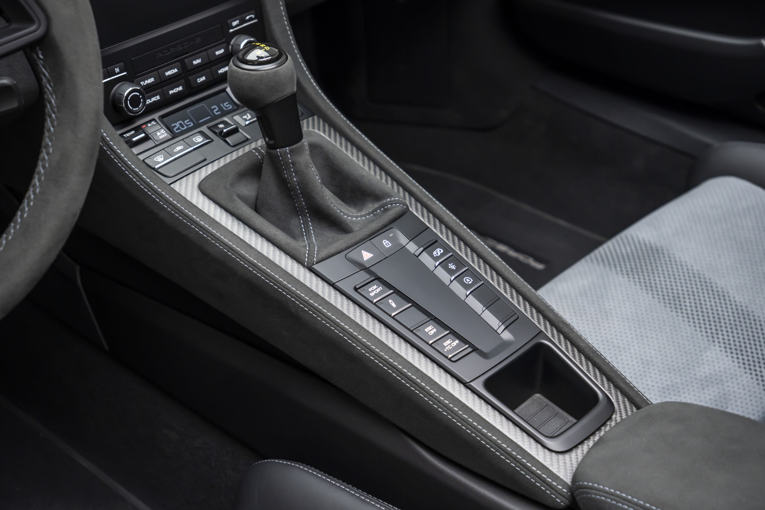 
								2024 Porsche 718 Spyder RS Weissach Package full									