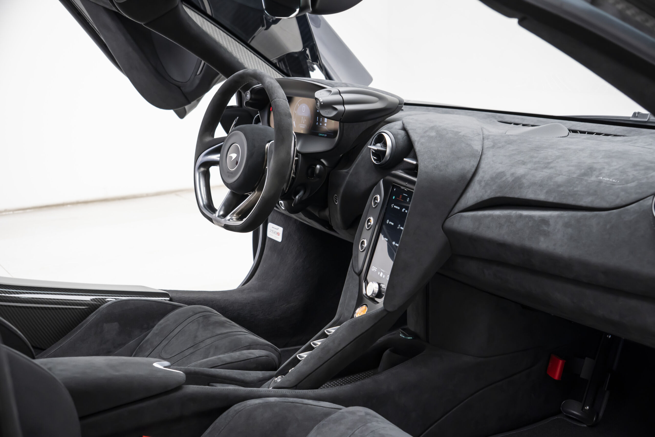 
								BRAND NEW 2025 MCLAREN 750S COUPE full									