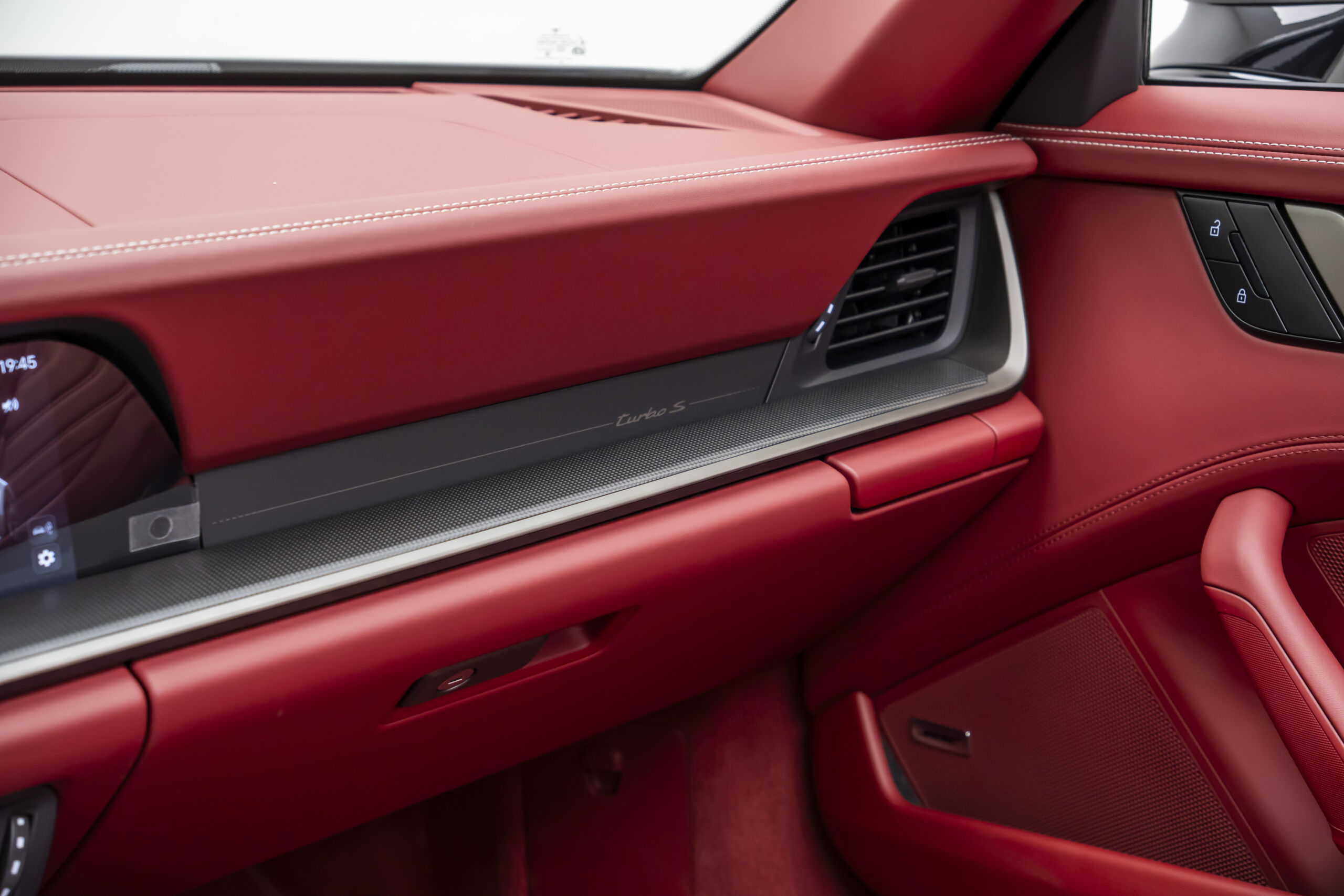
								Brand New 2026 Porsche 911 Turbo S Cabriolet 992.2 full									