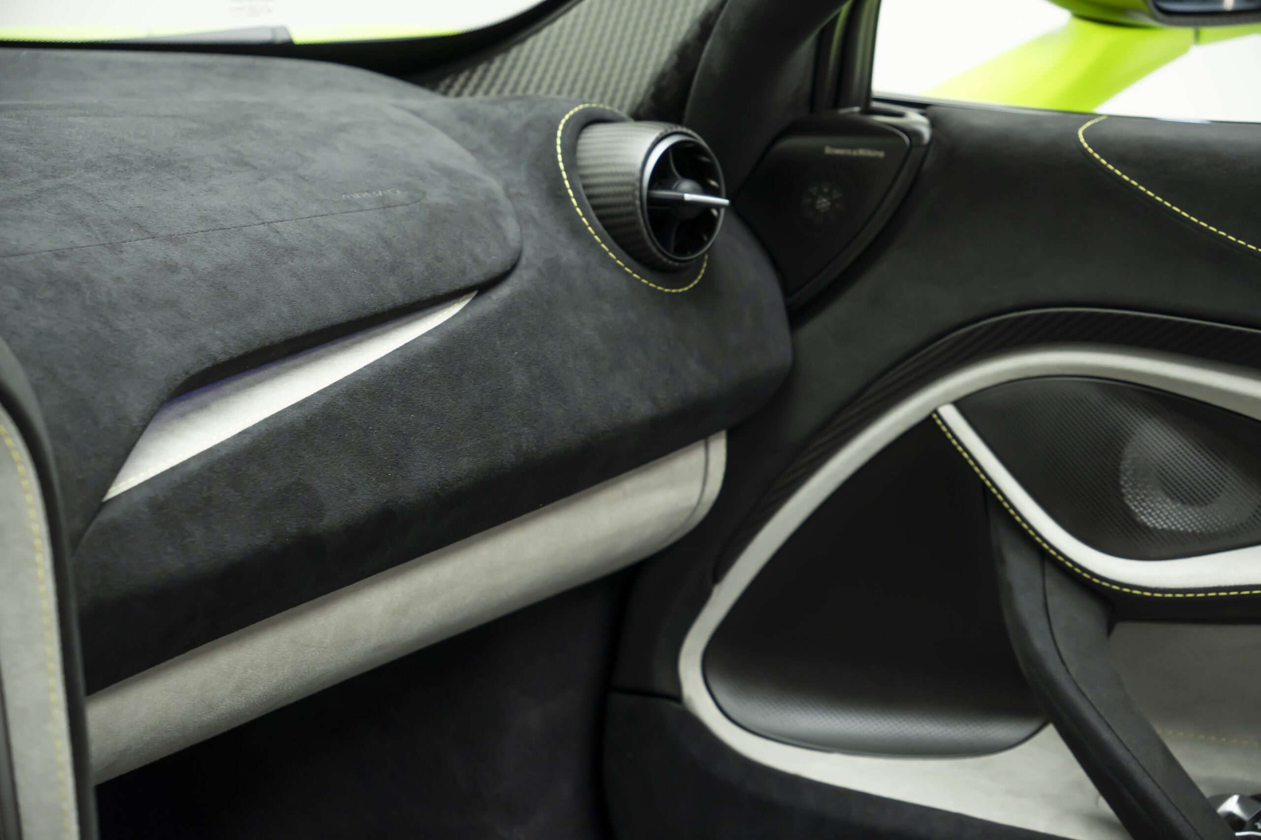 
								2025 McLaren 750S Spider Performance Pack full									