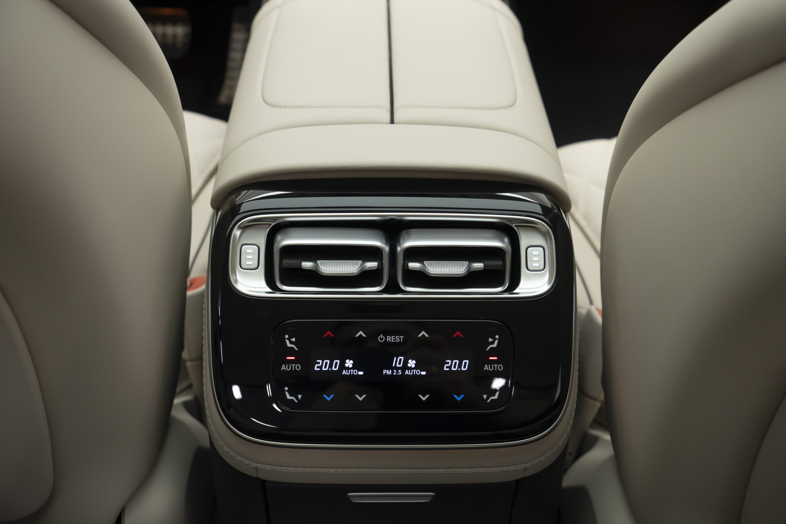 
								Brand New 2026 Mercedes Benz S 500 4MATIC Saloon full									