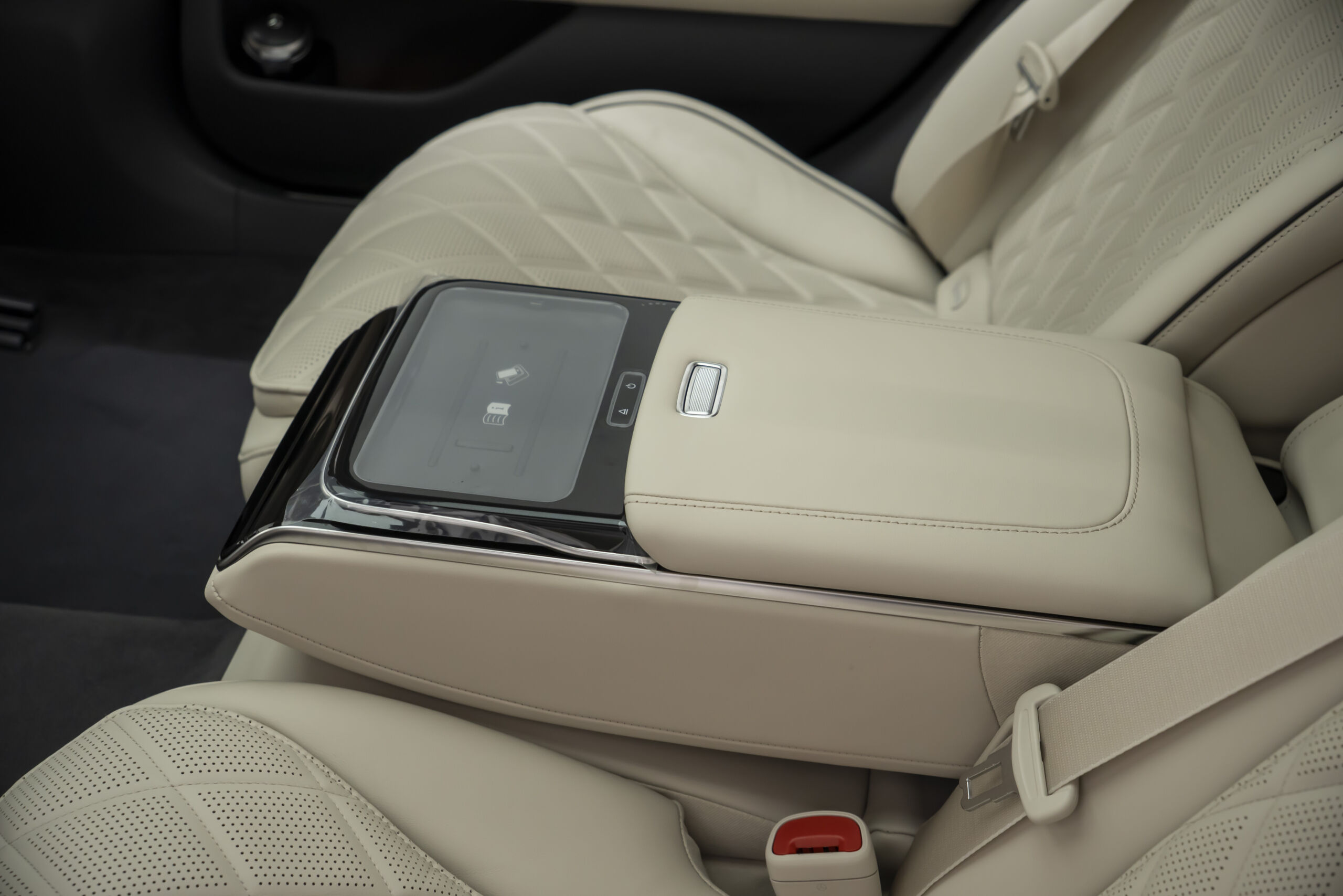 
								Brand New 2026 Mercedes Benz S 500 4MATIC Saloon full									
