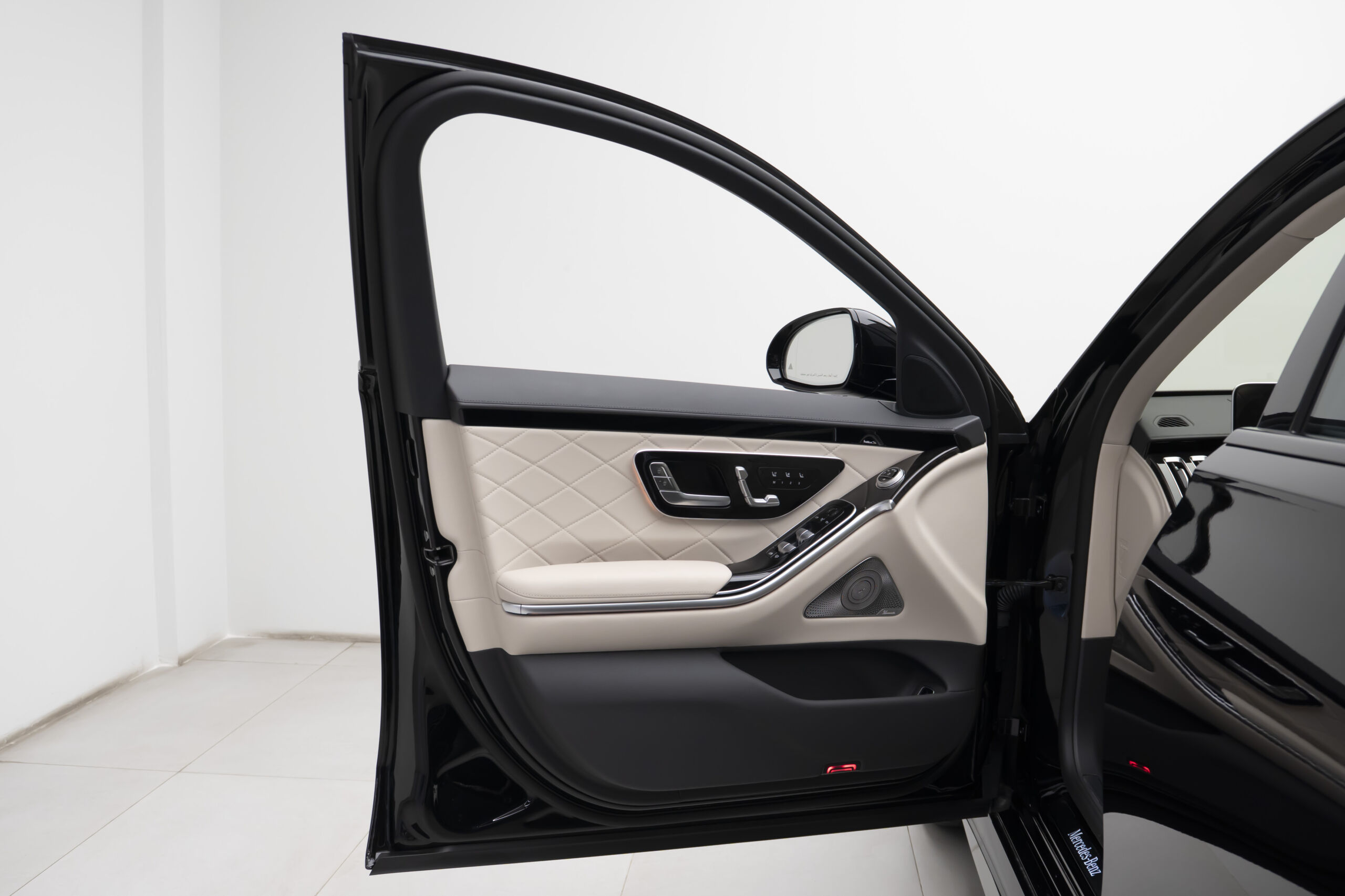 
								Brand New 2026 Mercedes Benz S 500 4MATIC Saloon full									