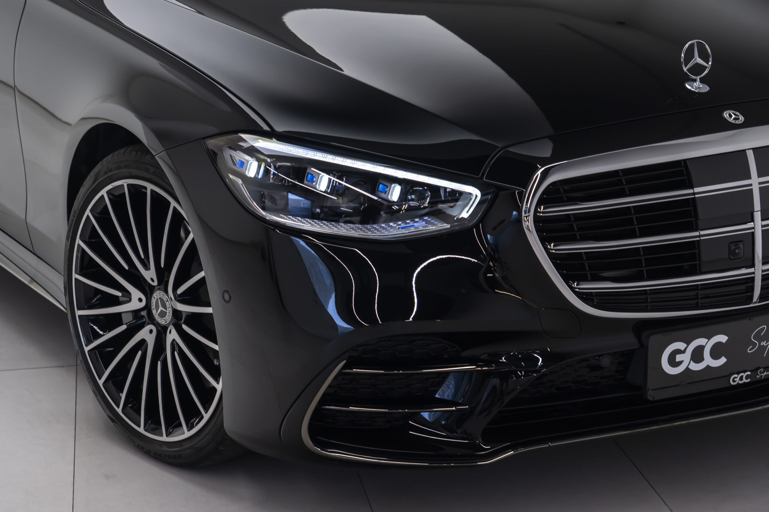
								Brand New 2026 Mercedes Benz S 500 4MATIC Saloon full									
