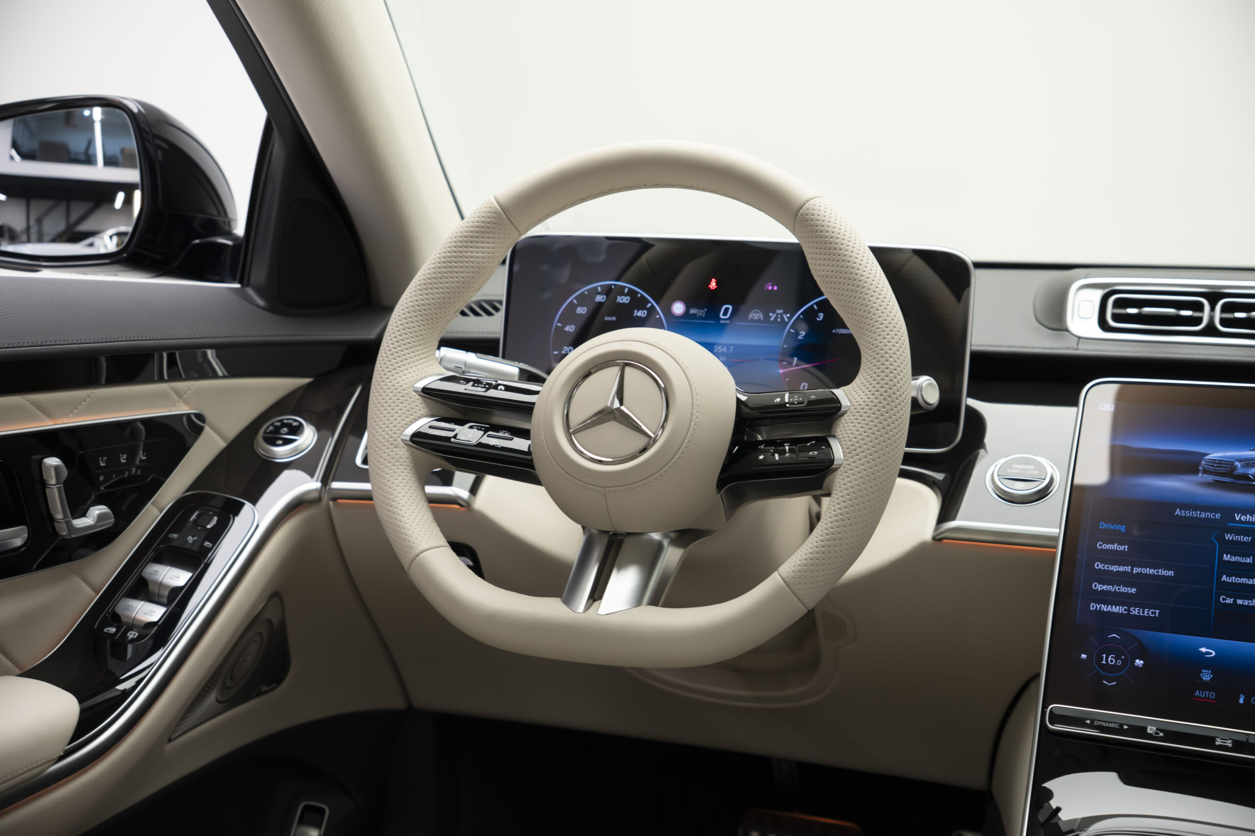 
								Brand New 2026 Mercedes Benz S 500 4MATIC Saloon full									