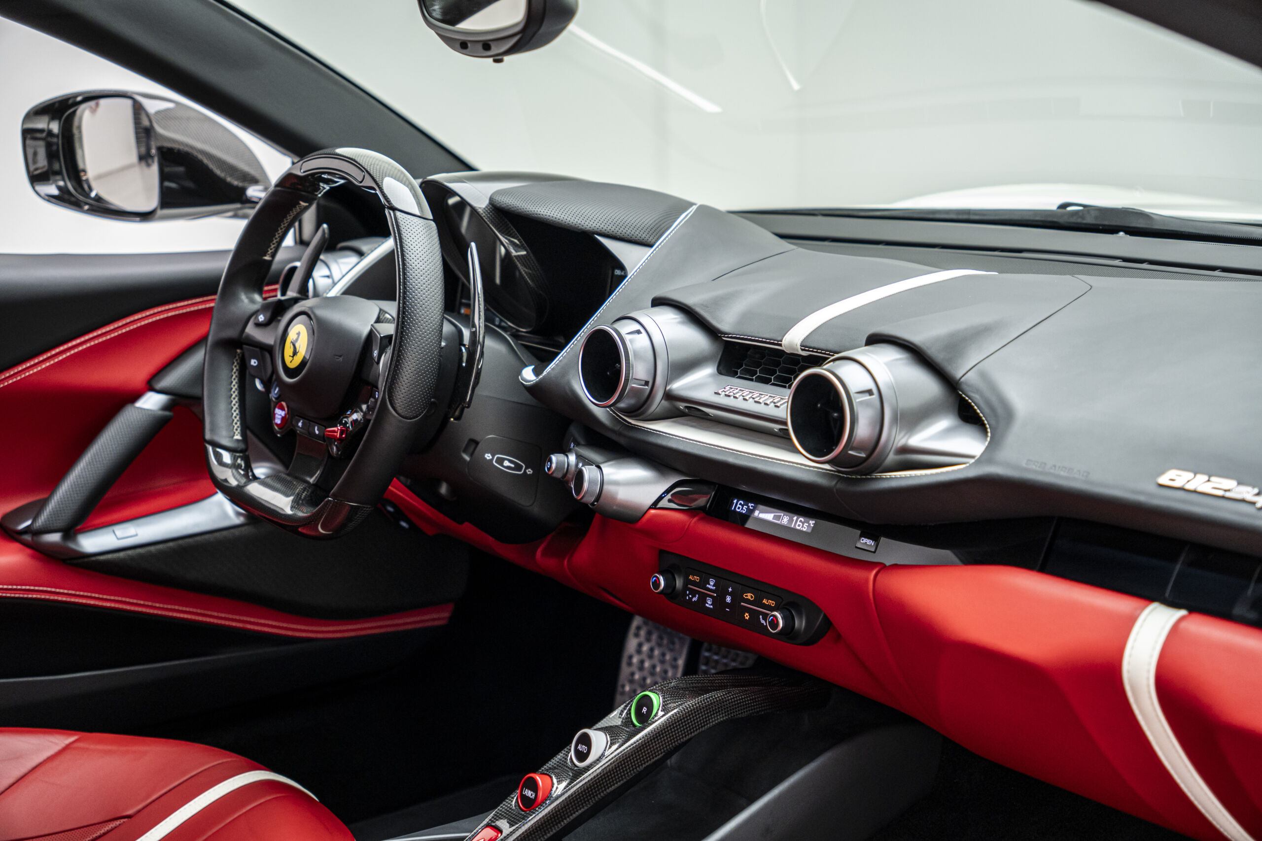 
								2019 Ferrari 812 Superfast full									