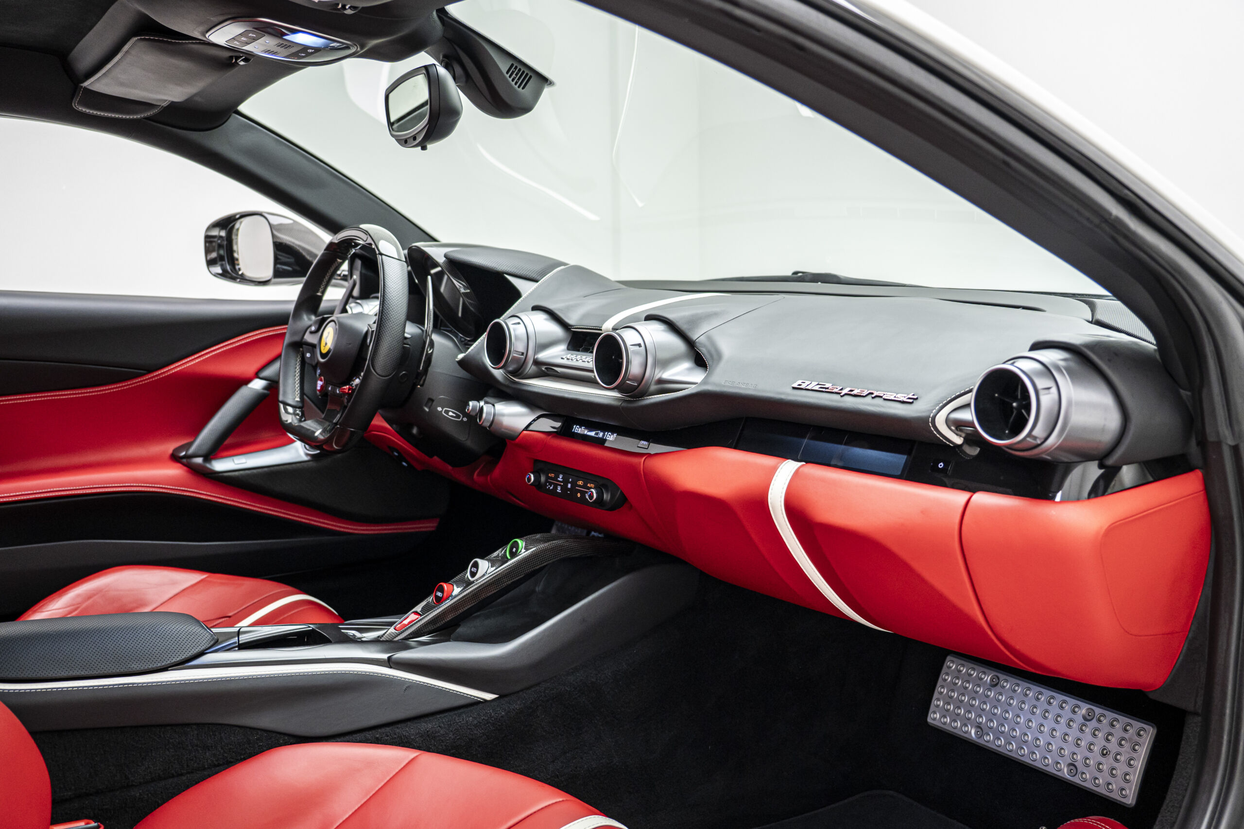 
								2019 Ferrari 812 Superfast full									