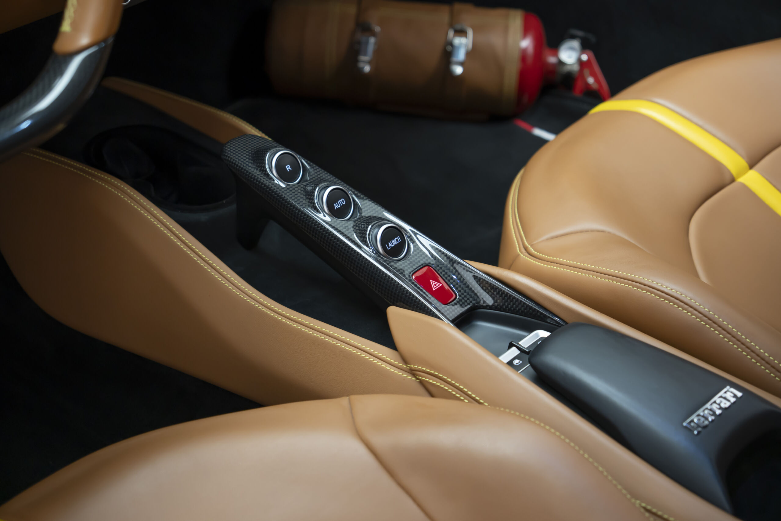
								2020 Ferrari F8 Tributo full									