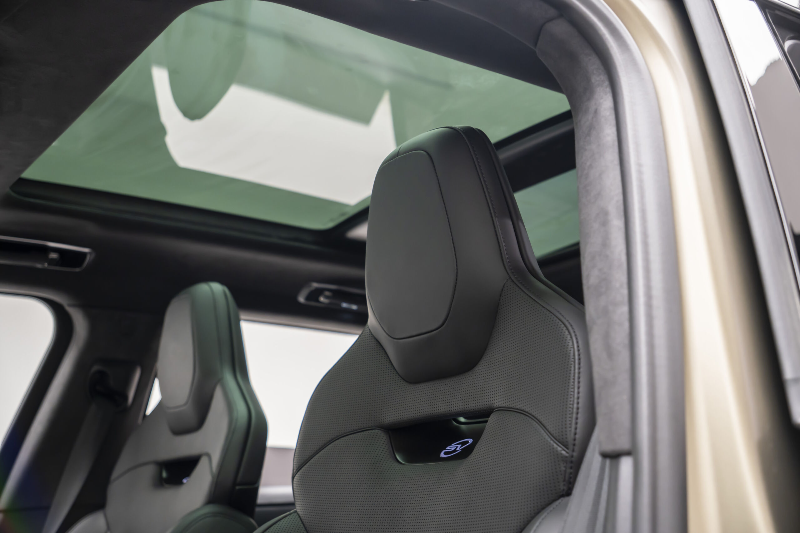 
								2024 Range Rover Sport SV Edition One full									