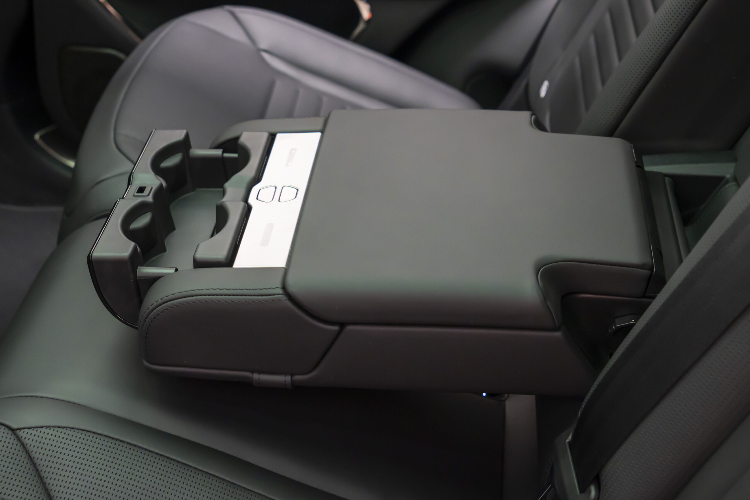 
								2024 Range Rover Sport SV Edition One full									