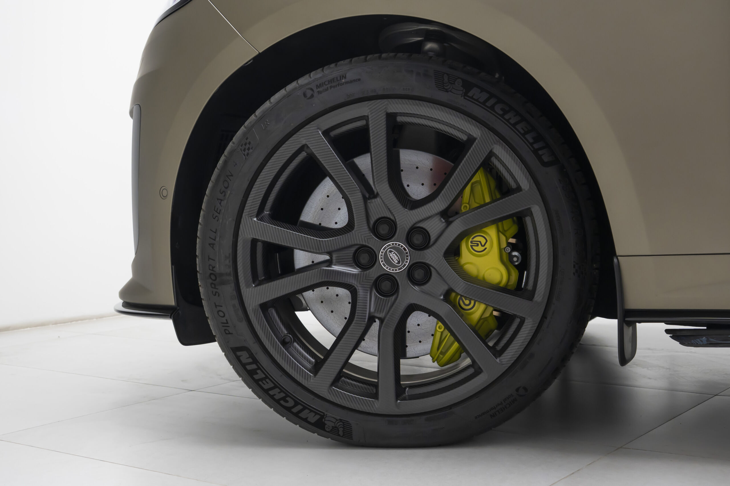 
								2024 Range Rover Sport SV Edition One full									