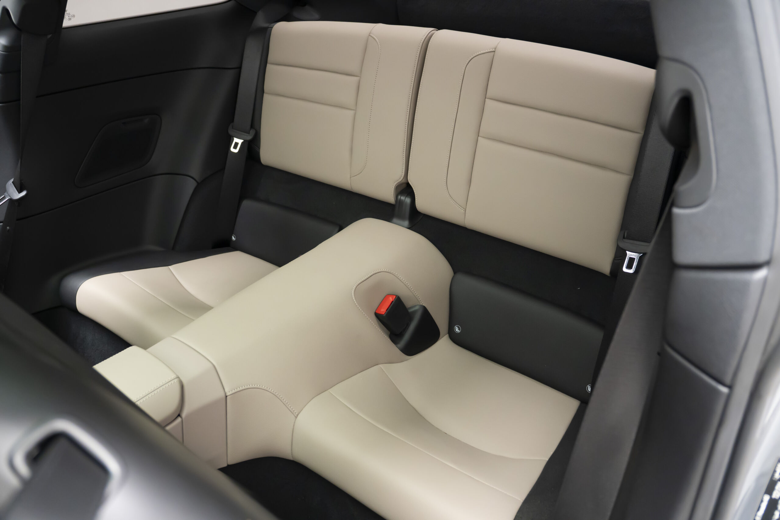 
								2025 Porsche 911 Carrera Coupe full									