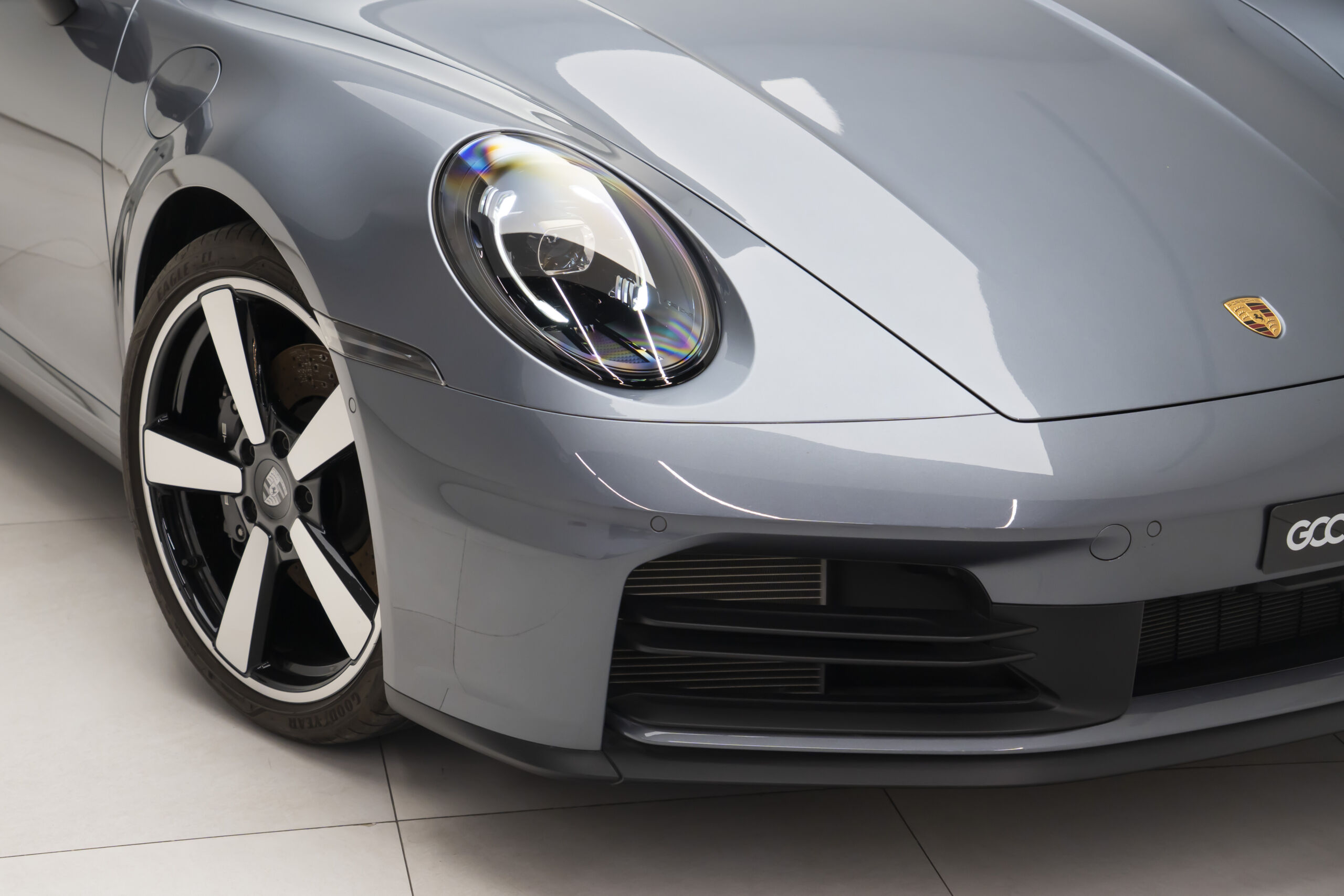 
								2025 Porsche 911 Carrera Coupe full									