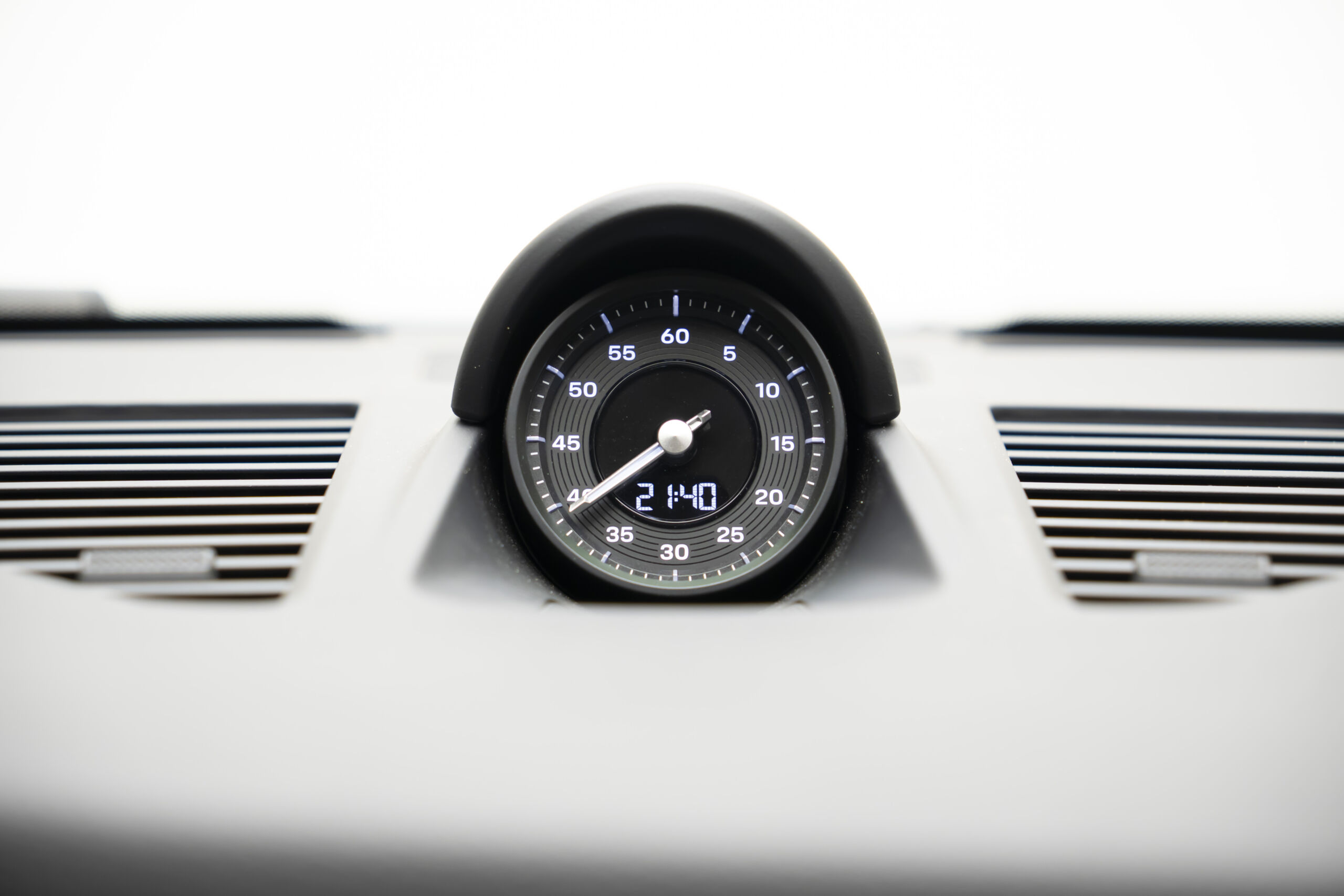 
								2025 Porsche 911 Carrera Coupe full									