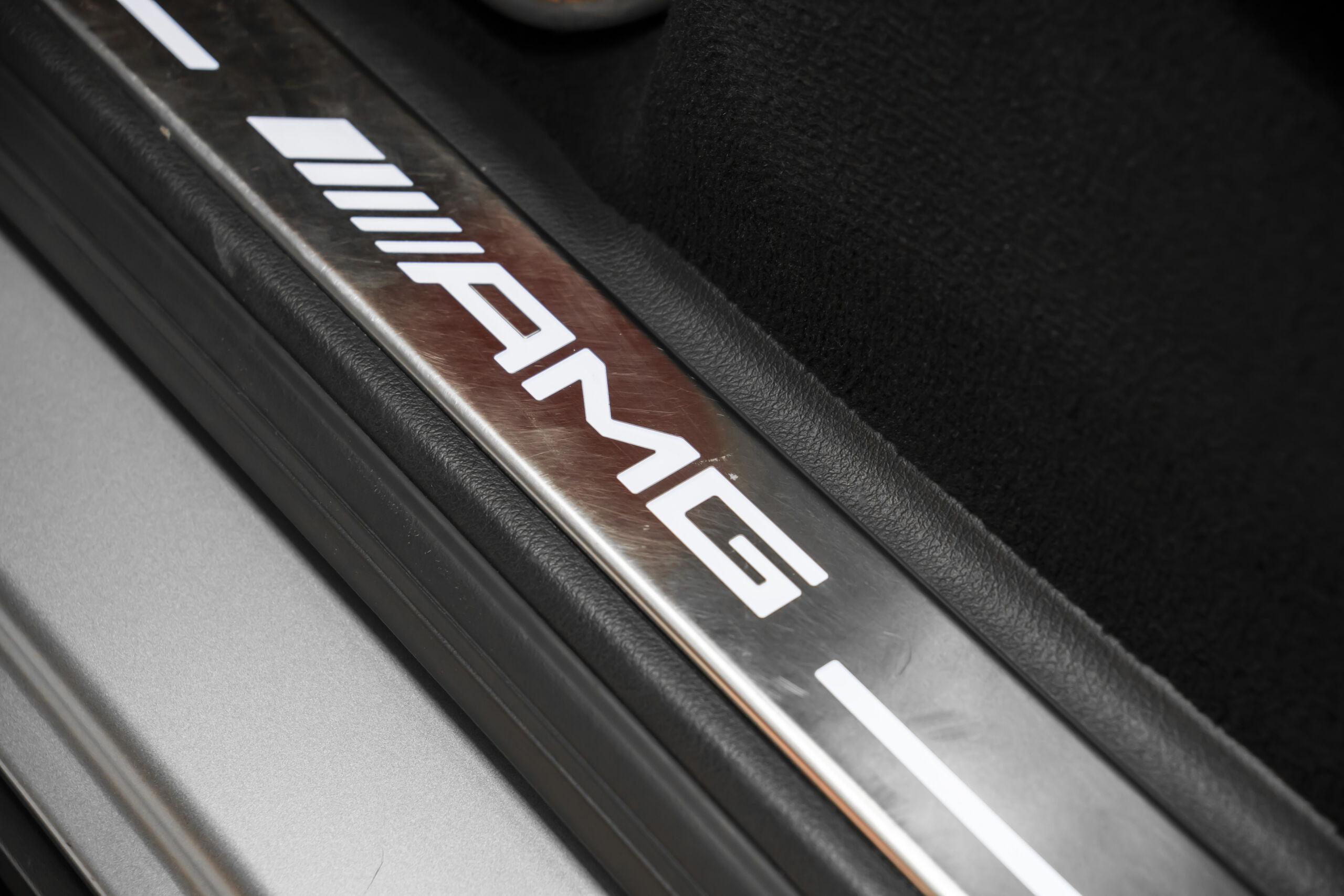 
								2025 Mercedes AMG G63 Performance Package full									