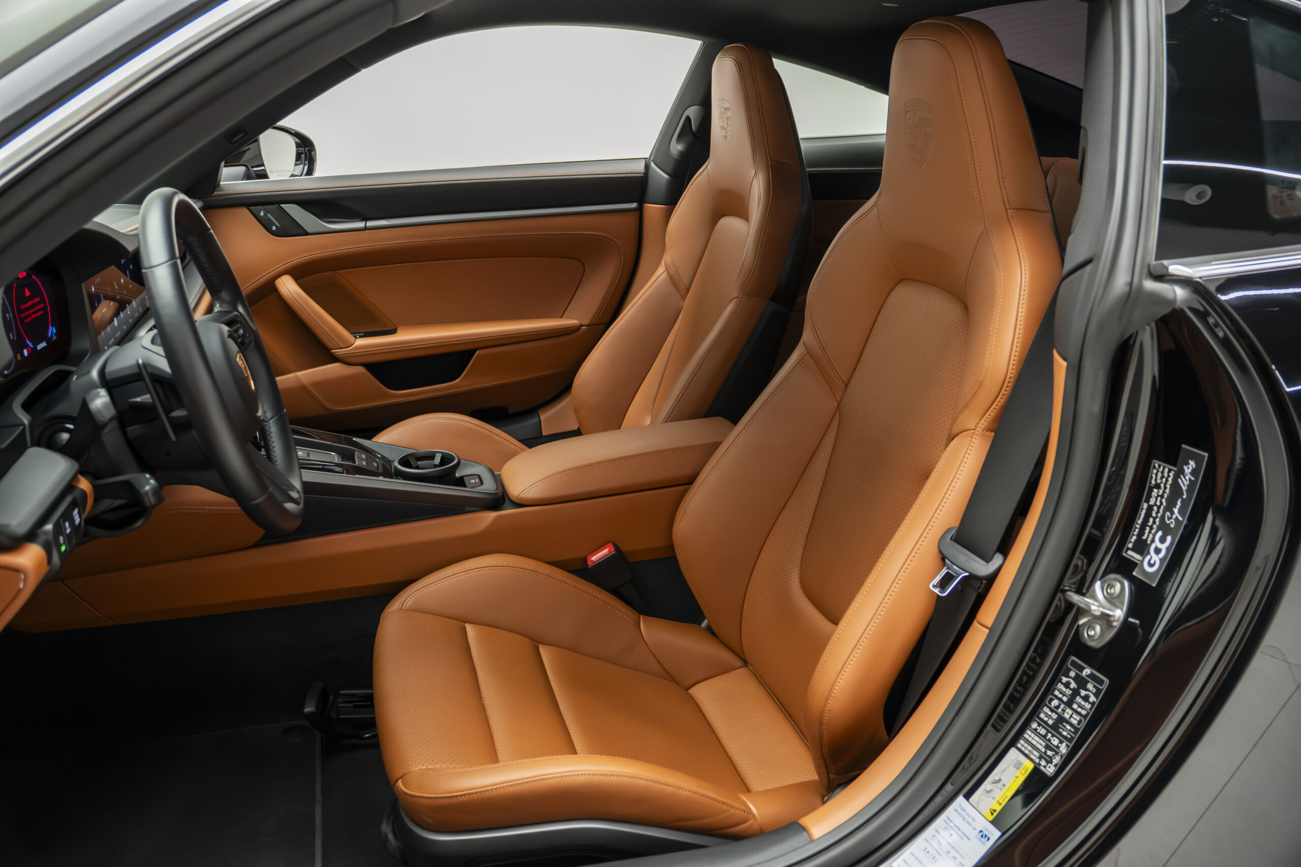 
								2025 Porsche 911 Carrera Coupe full									