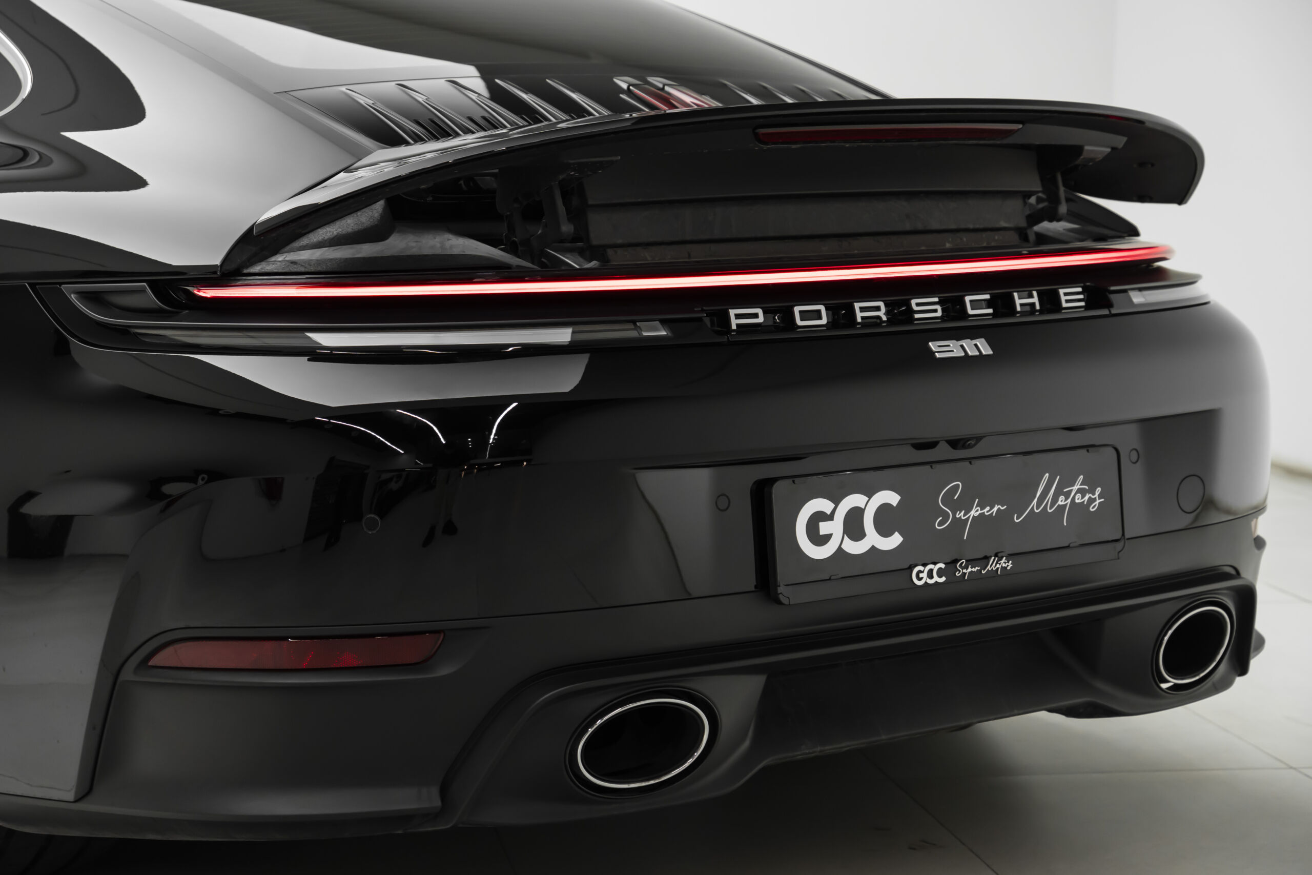 
								2025 Porsche 911 Carrera Coupe full									