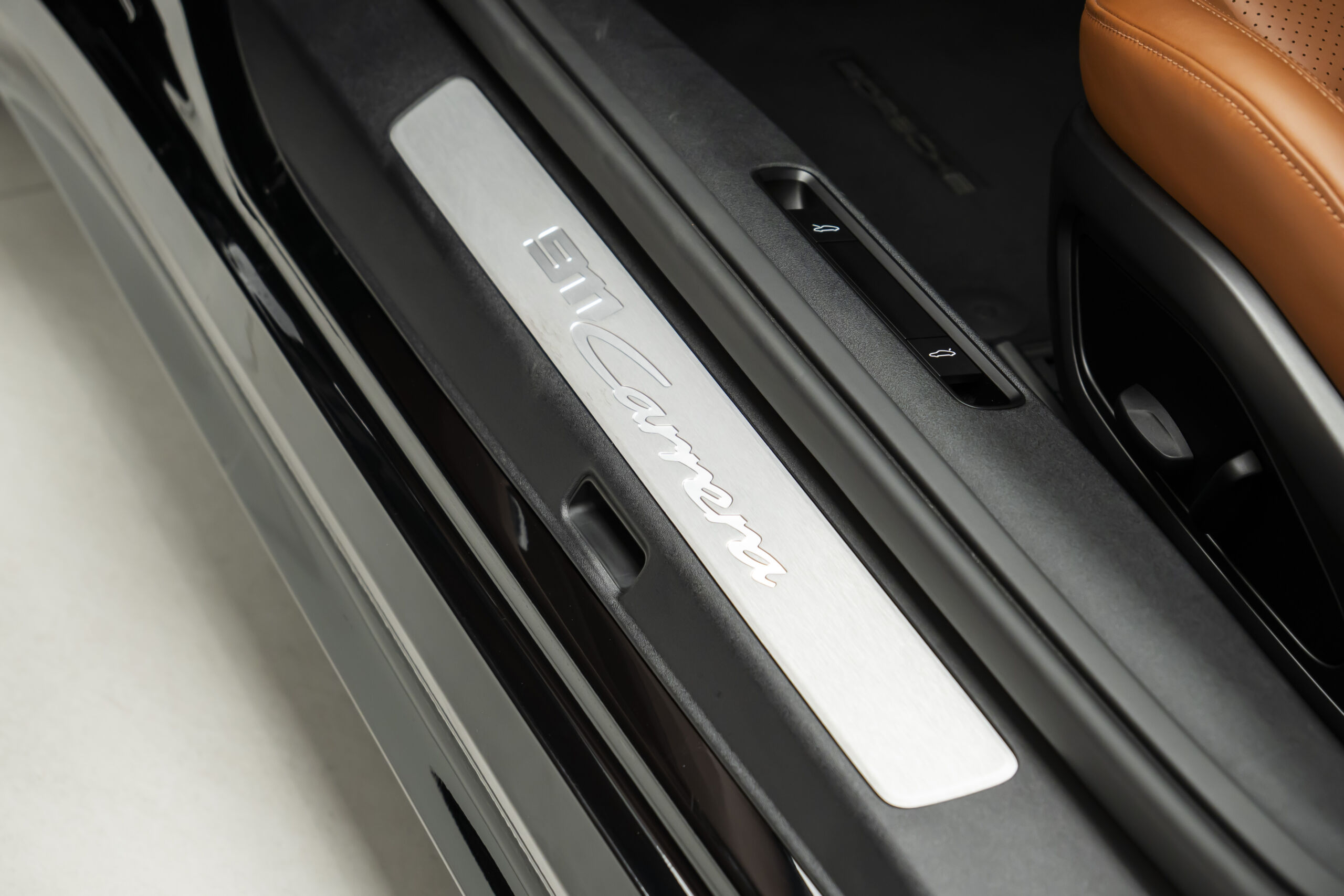 
								2025 Porsche 911 Carrera Coupe full									