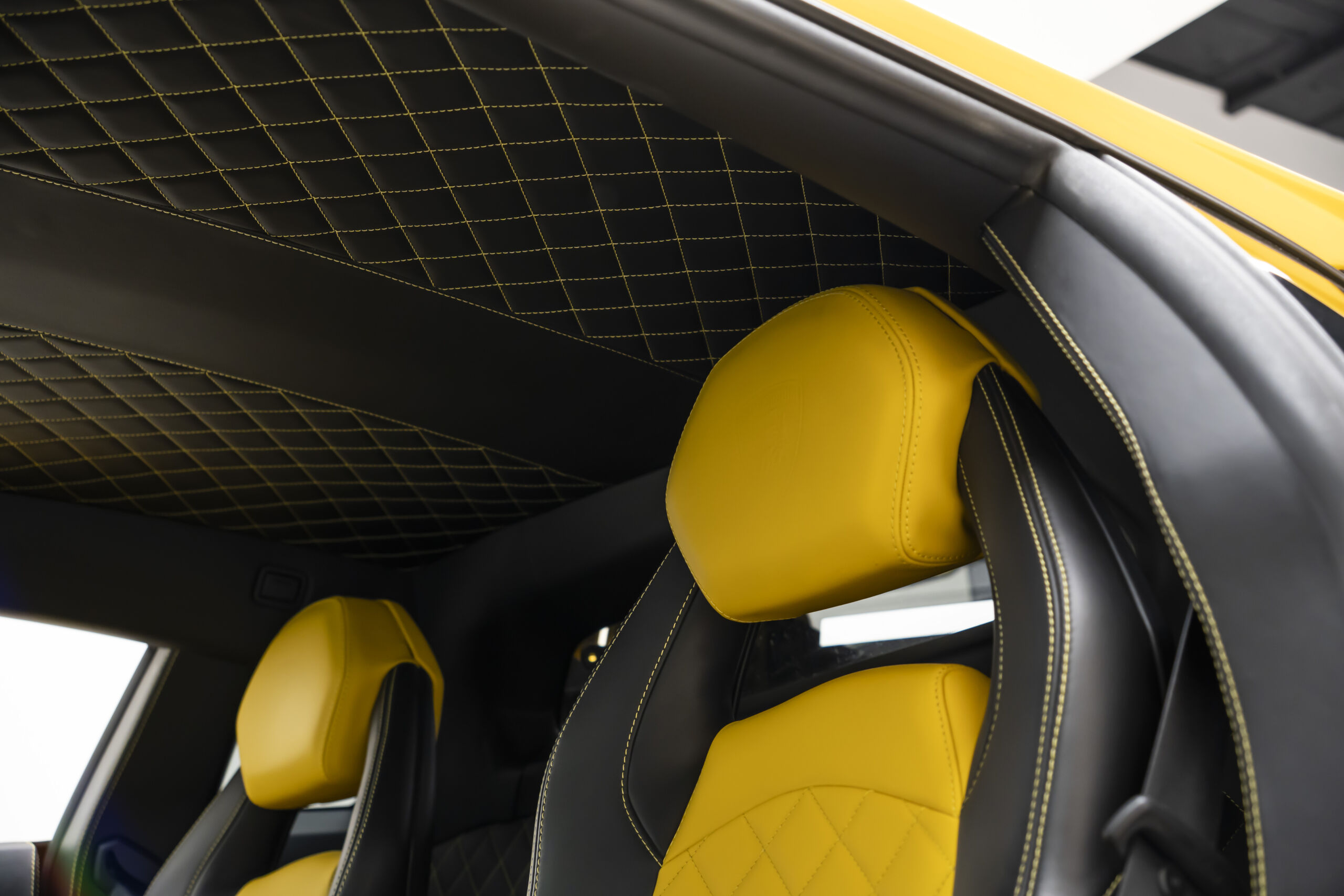 
								2018 Lamborghini Aventador S Coupe LP 740-4 full									