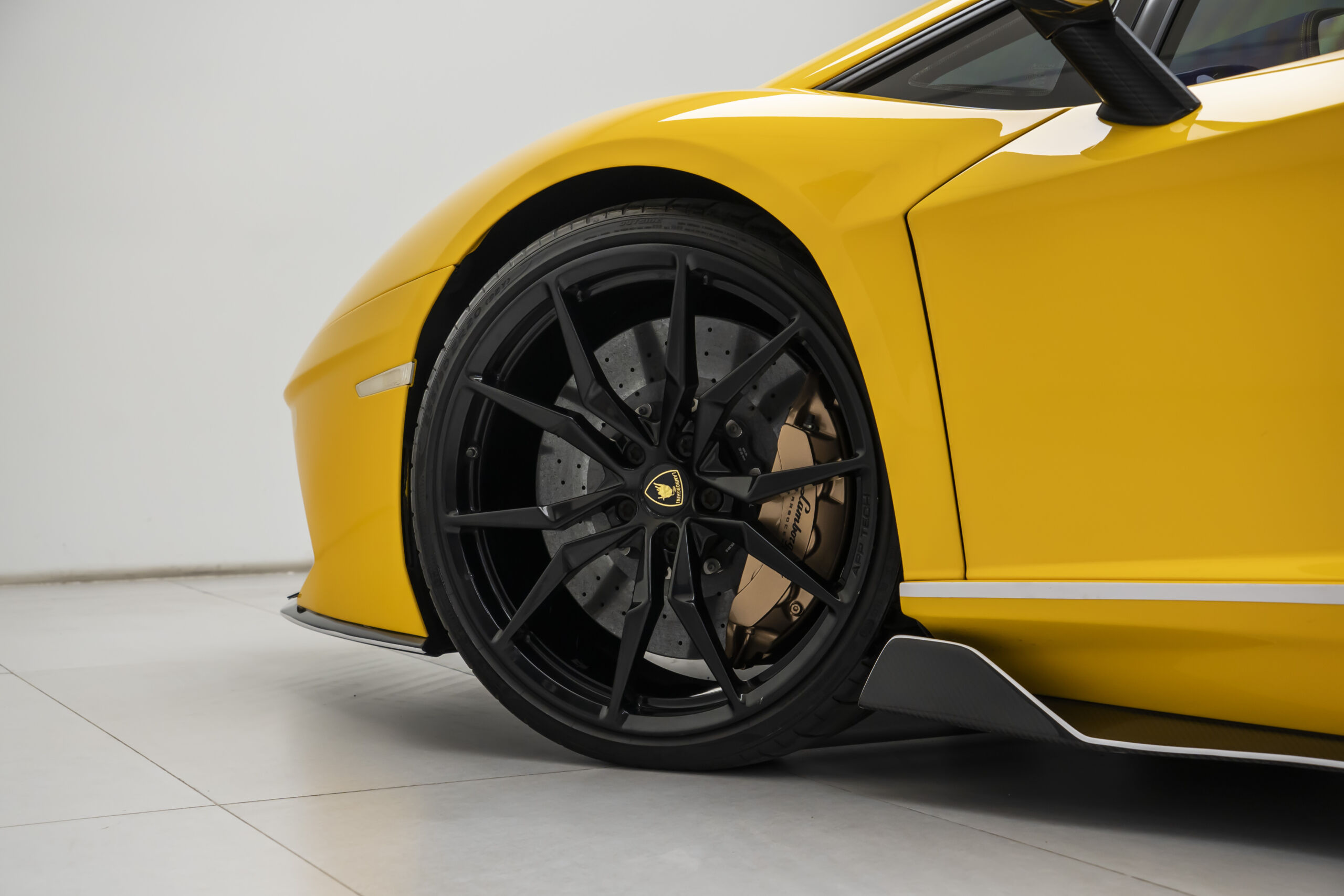 
								2018 Lamborghini Aventador S Coupe LP 740-4 full									
