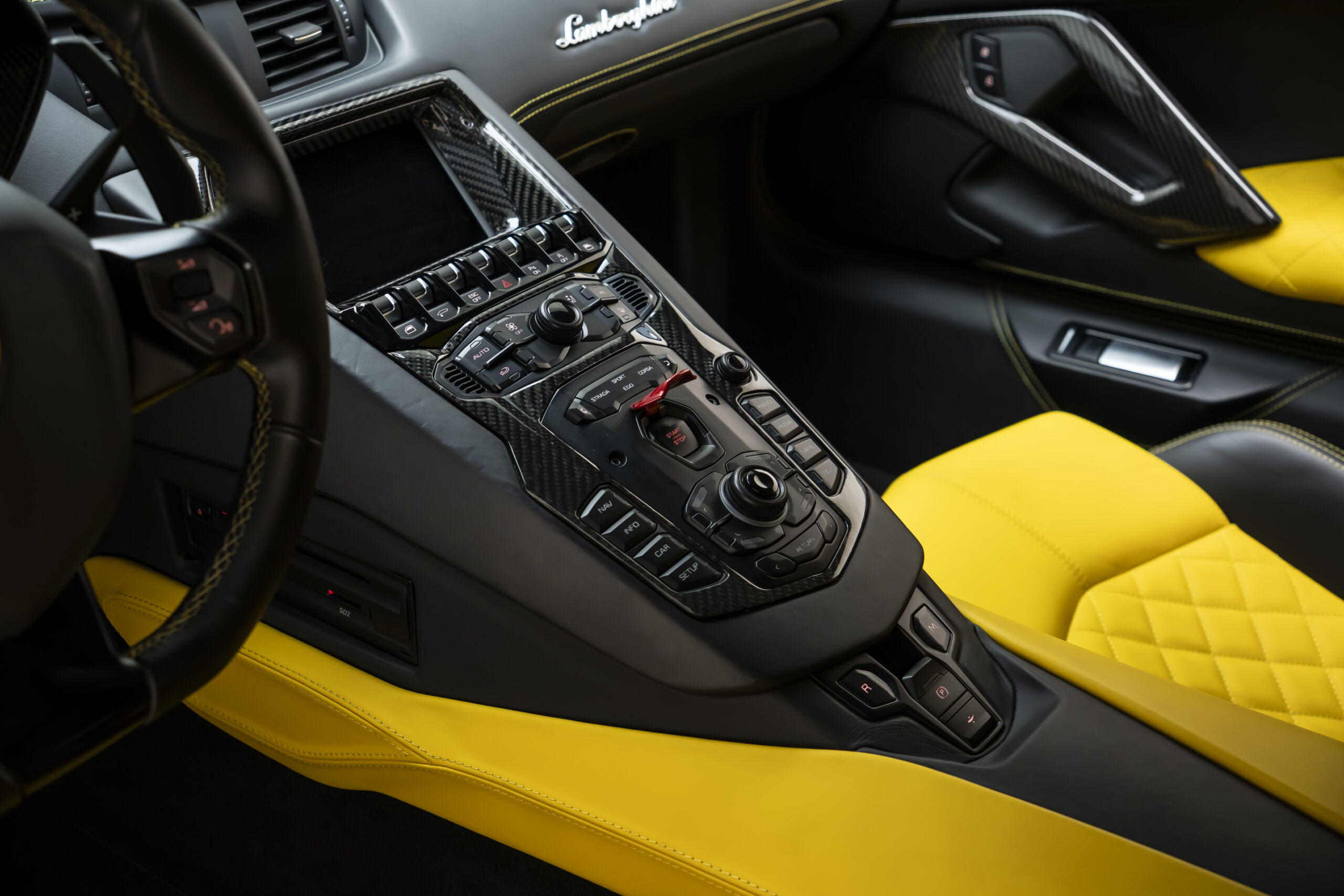 
								2018 Lamborghini Aventador S Coupe LP 740-4 full									