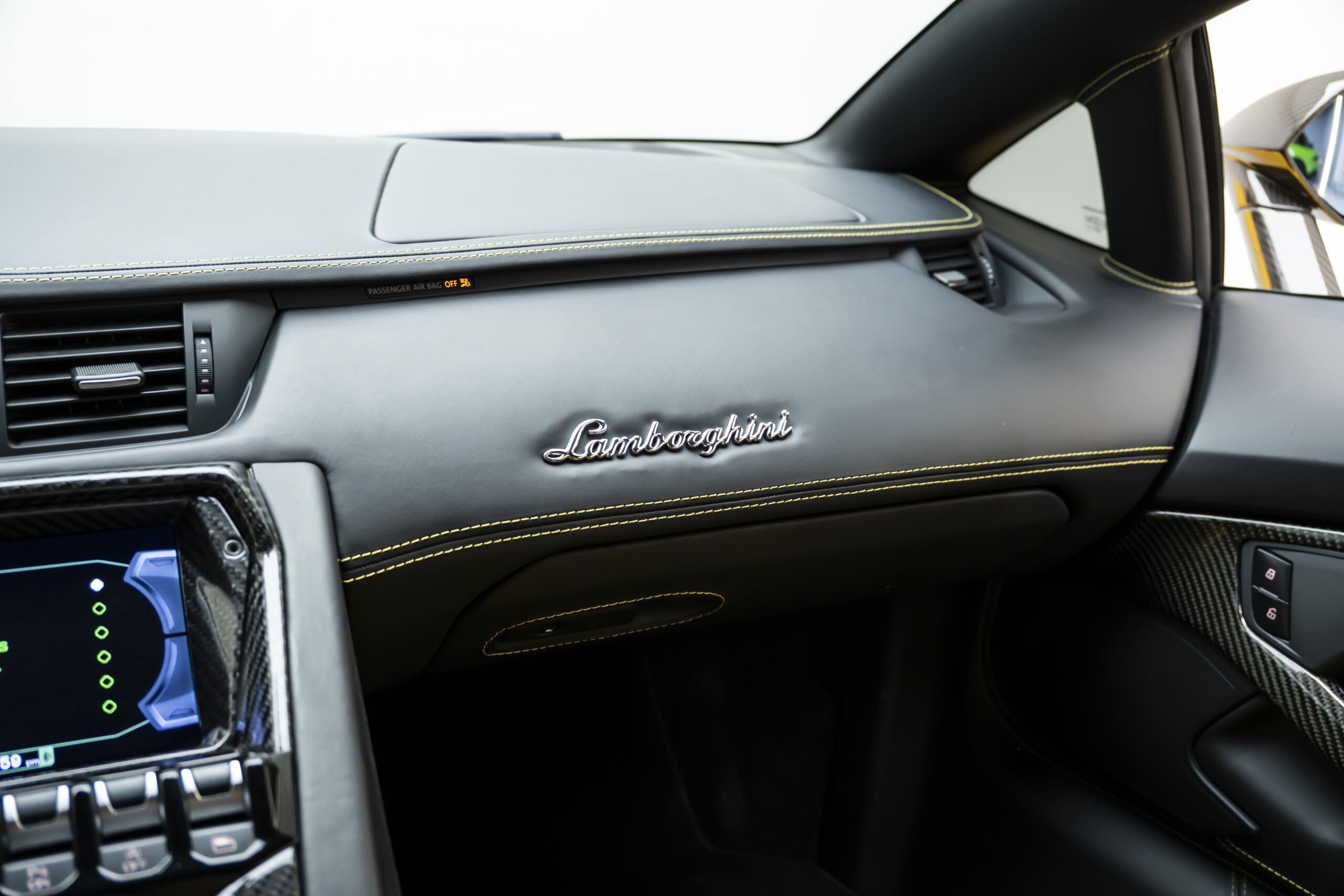 
								2018 Lamborghini Aventador S Coupe LP 740-4 full									