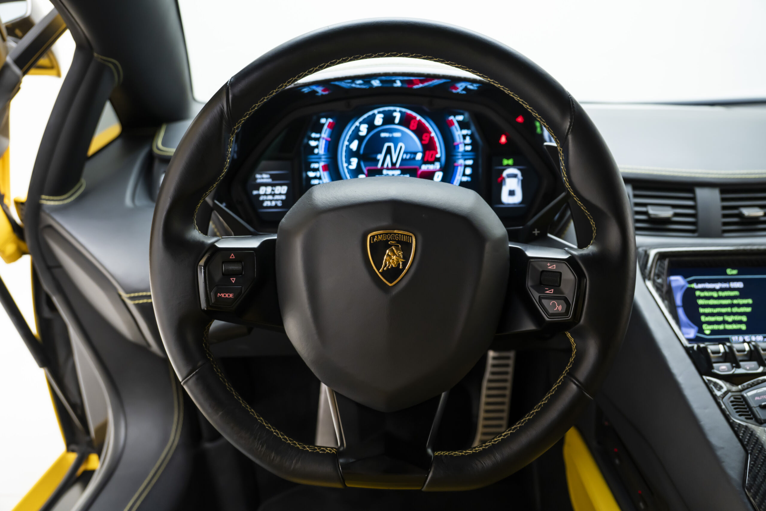 
								2018 Lamborghini Aventador S Coupe LP 740-4 full									