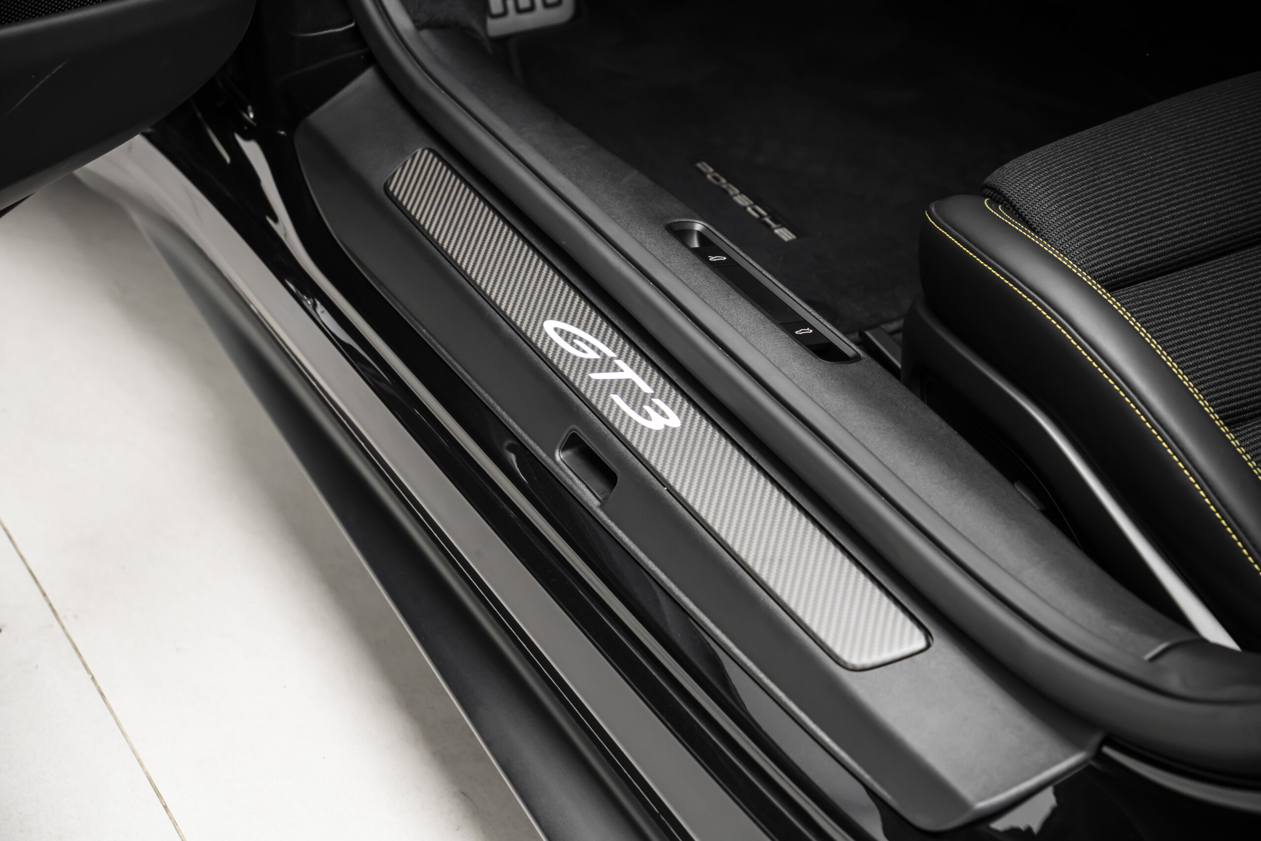 
								2026 Porsche 911 GT3 Touring full									