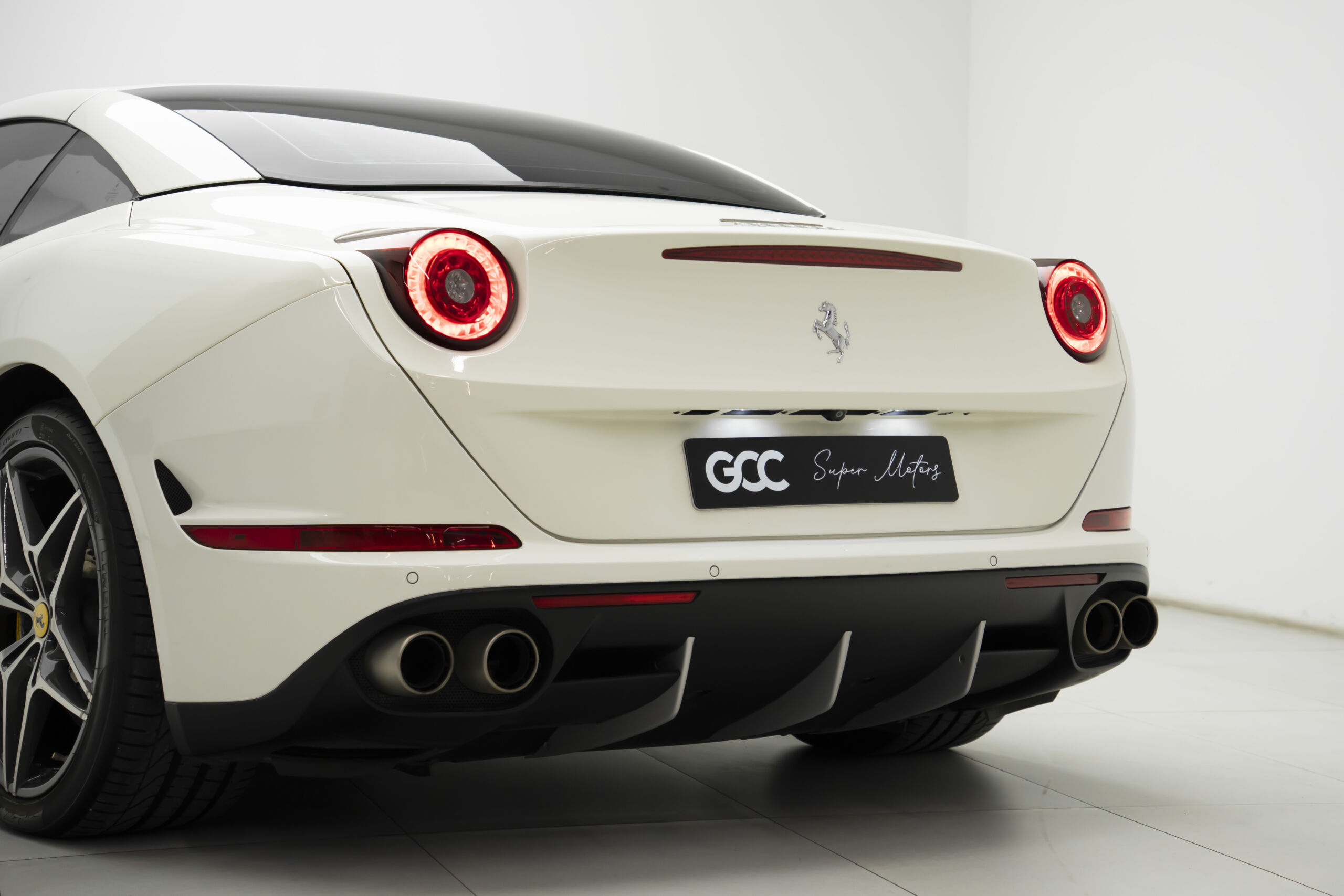 
								2016 Ferrari California T full									