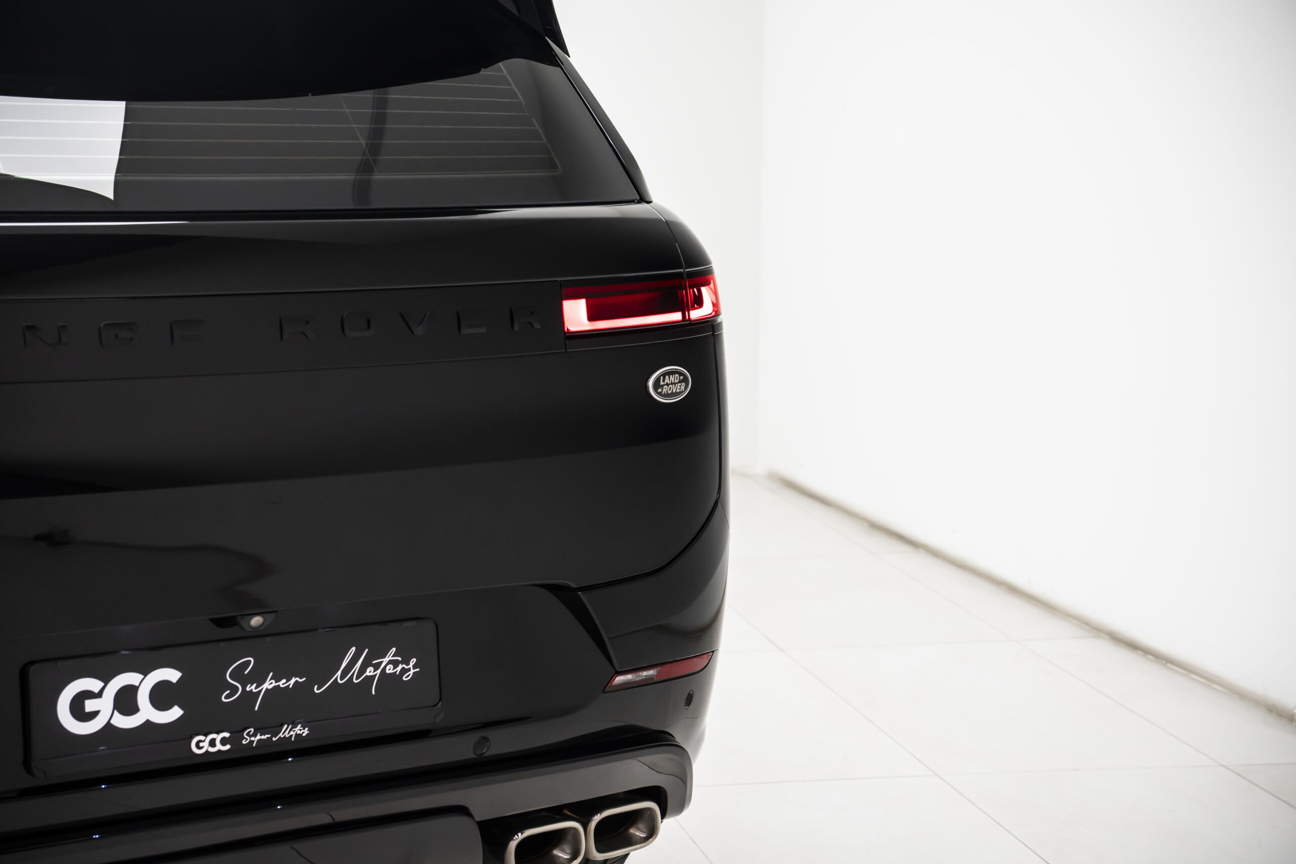 
								2023 Range Rover Sport P530 First Edition full									
