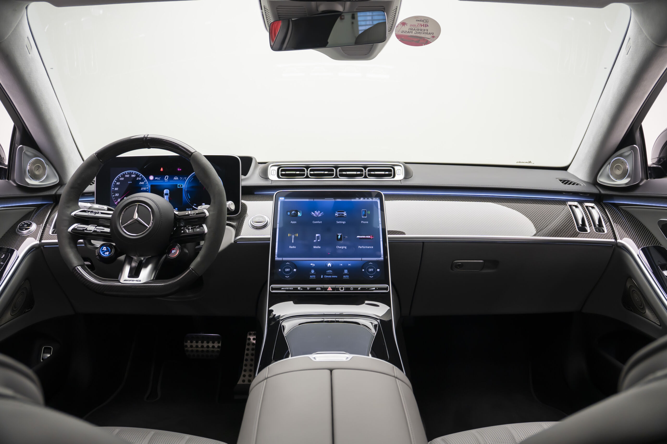 
								2023 Mercedes AMG S 63 E Performance full									