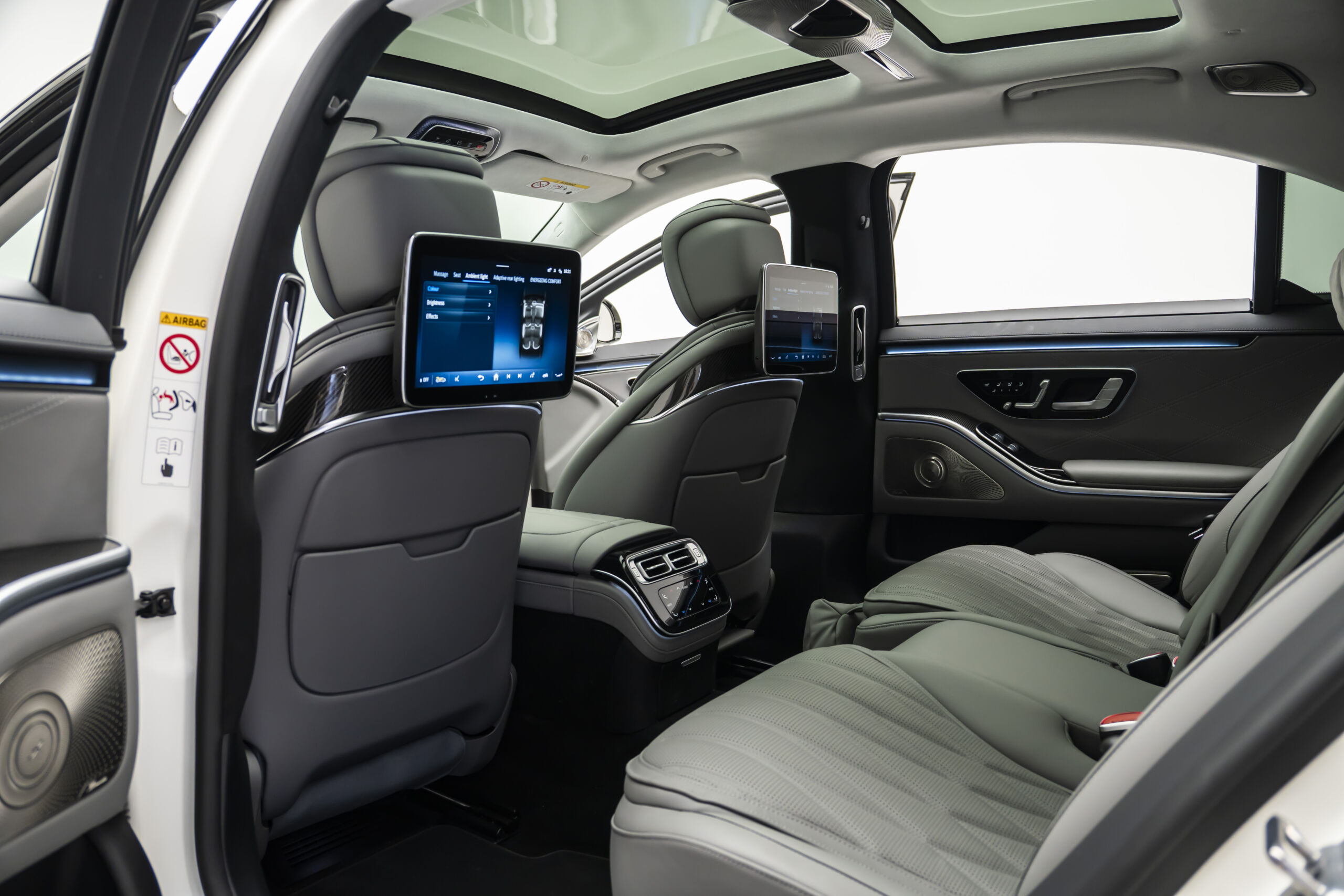 
								2023 Mercedes AMG S 63 E Performance full									
