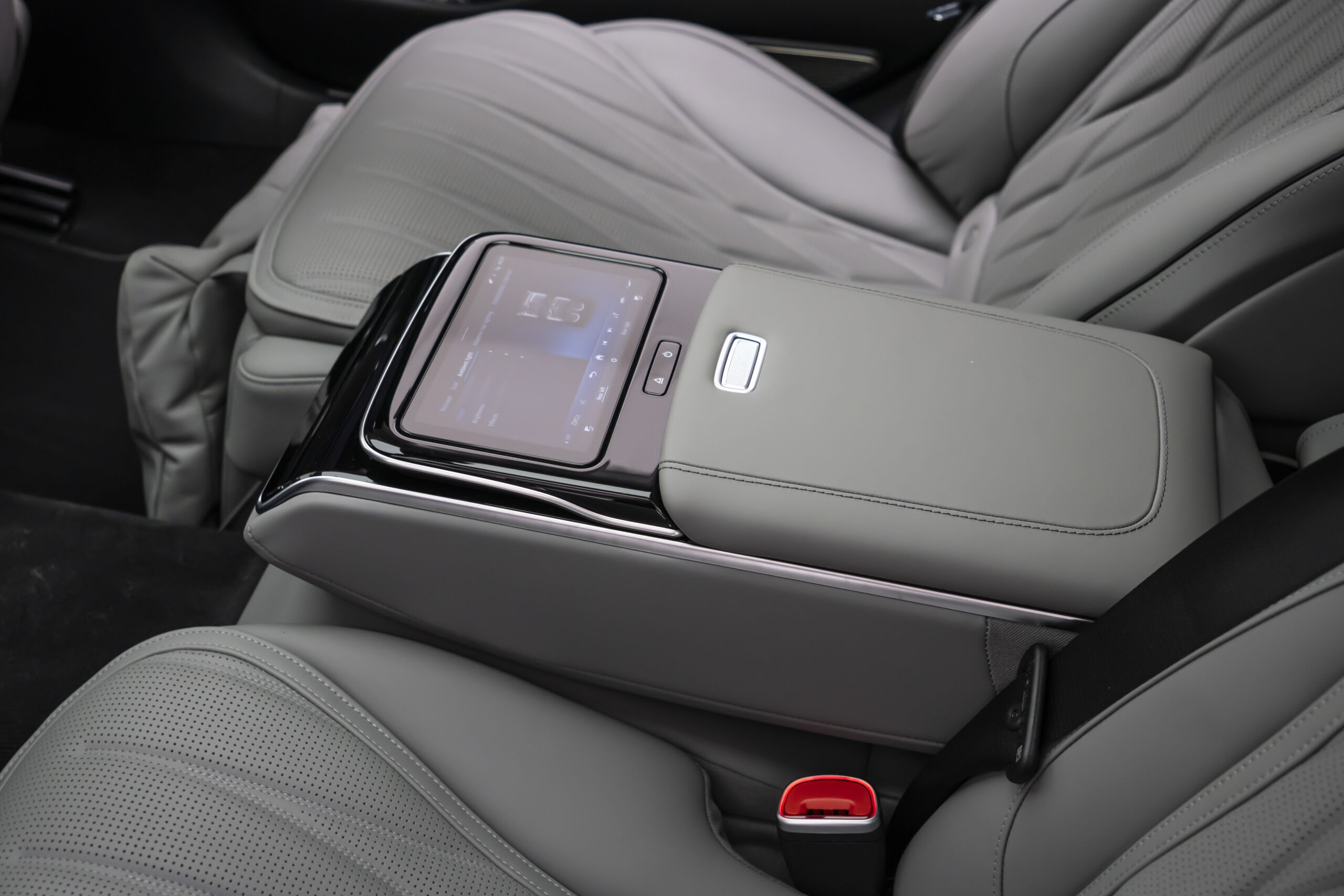
								2023 Mercedes AMG S 63 E Performance full									