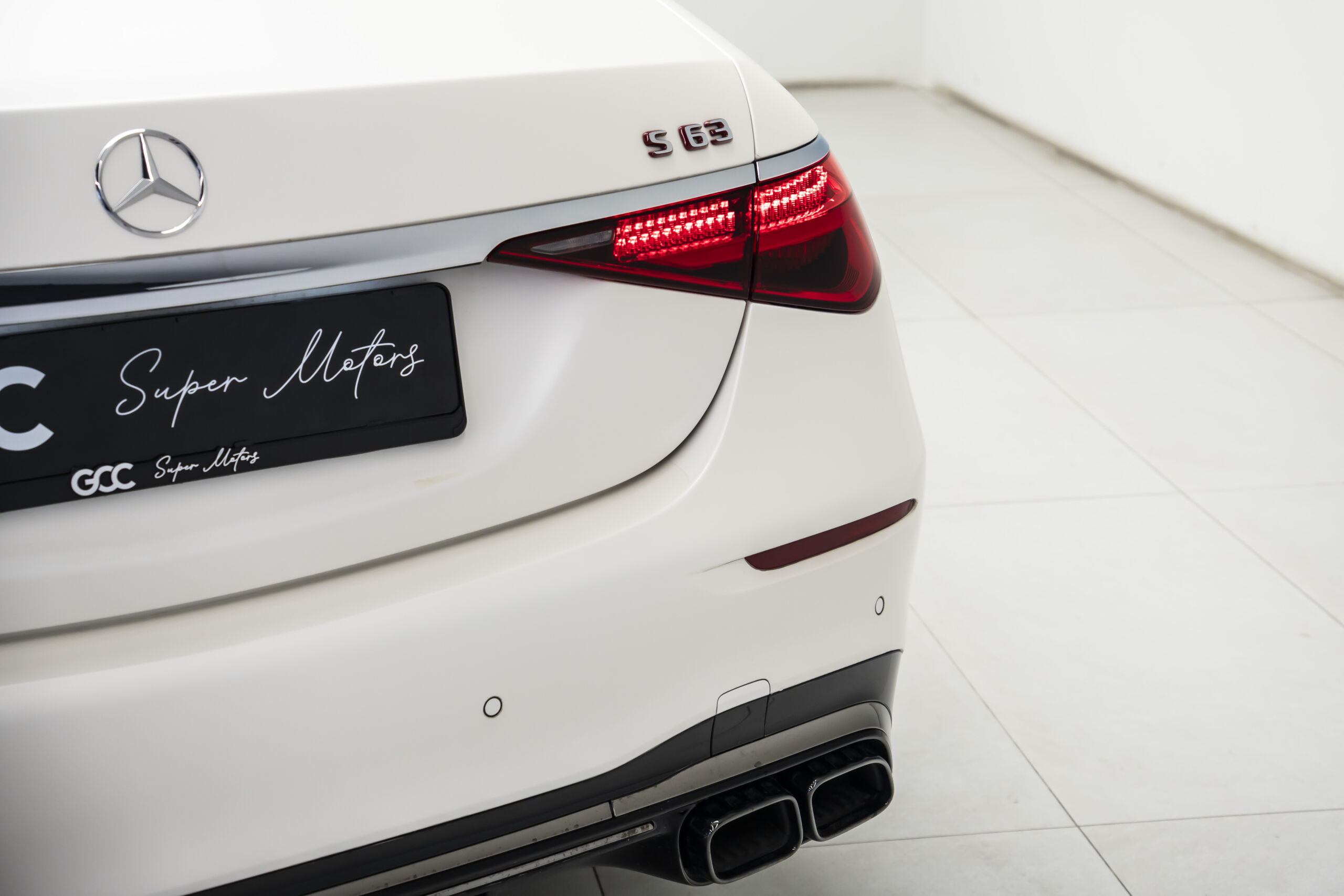 
								2023 Mercedes AMG S 63 E Performance full									