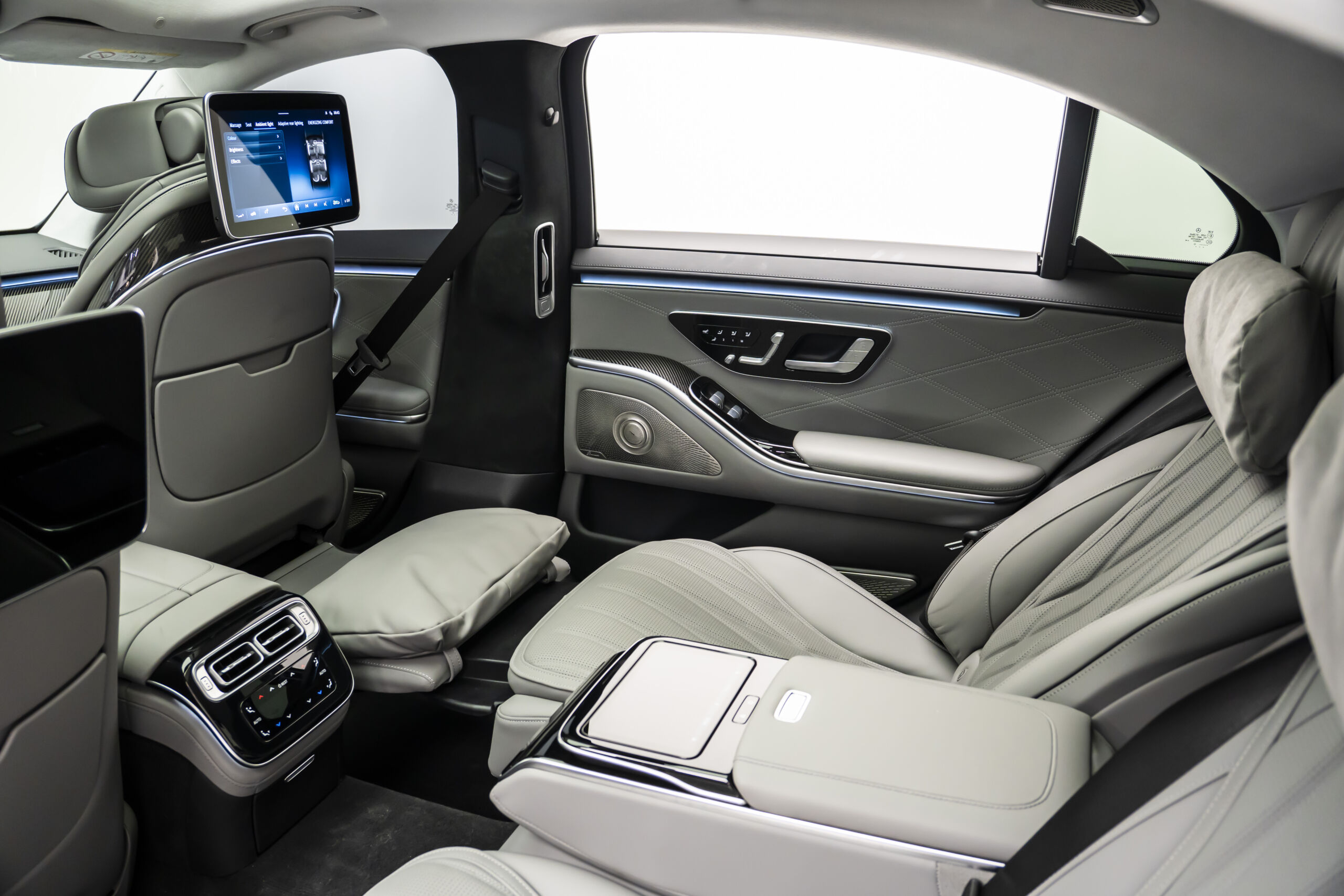 
								2023 Mercedes AMG S 63 E Performance full									