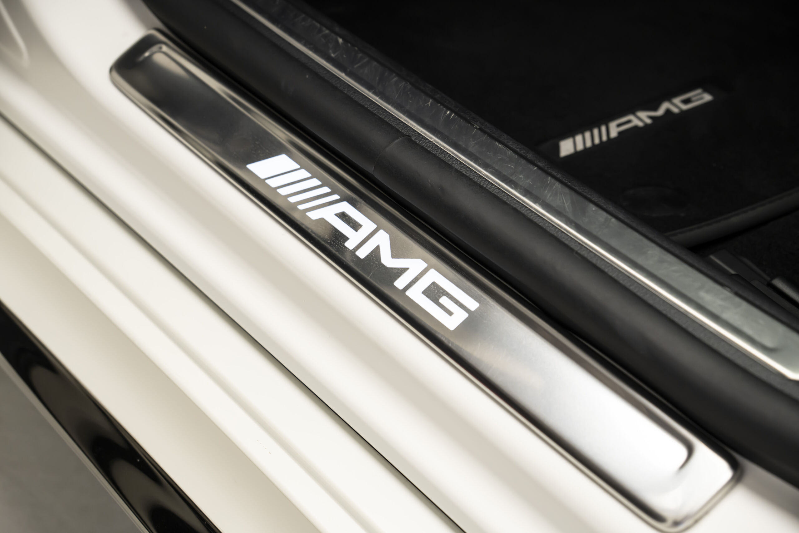 
								2023 Mercedes AMG S 63 E Performance full									