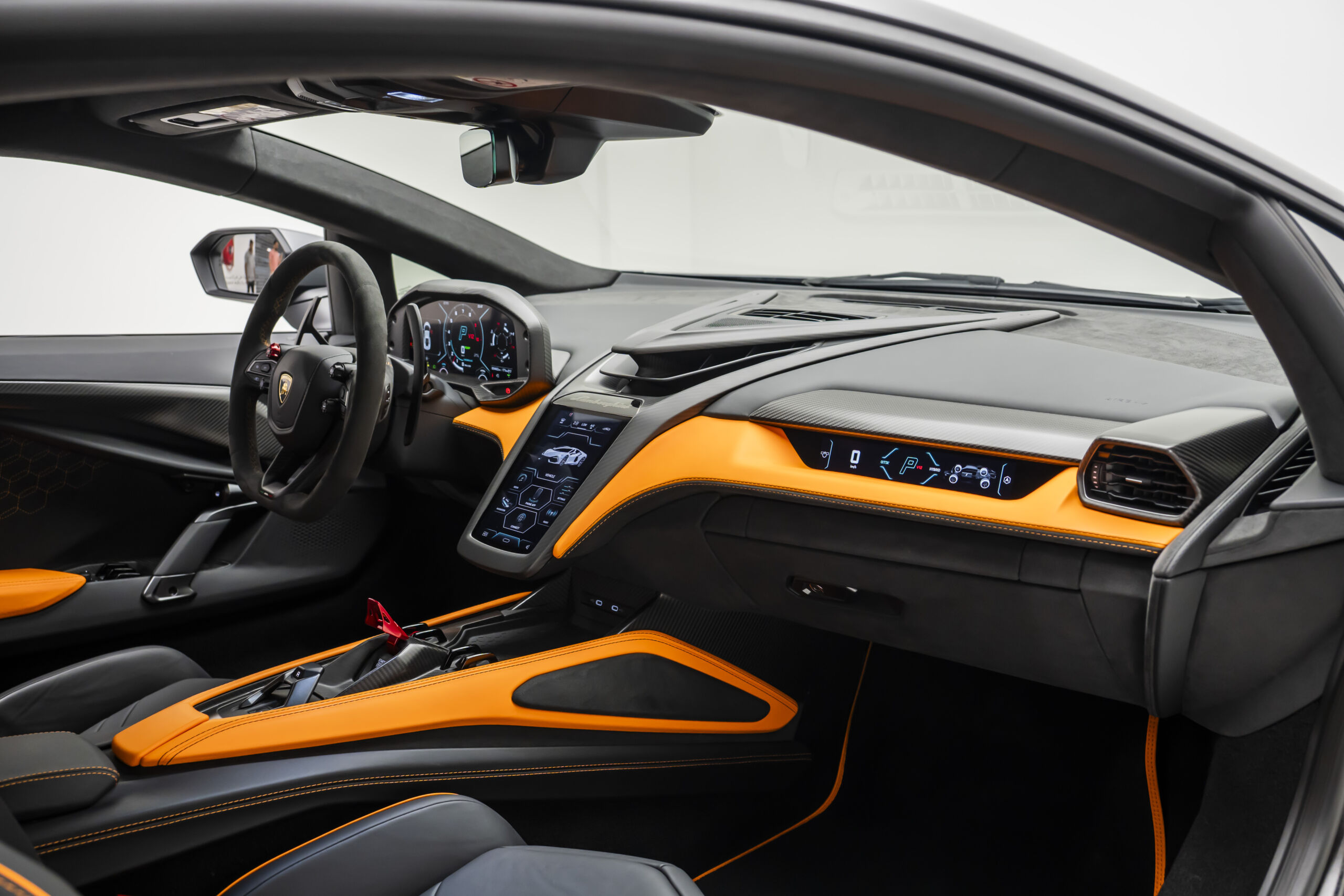 
								2024 Lamborghini Revuelto full									