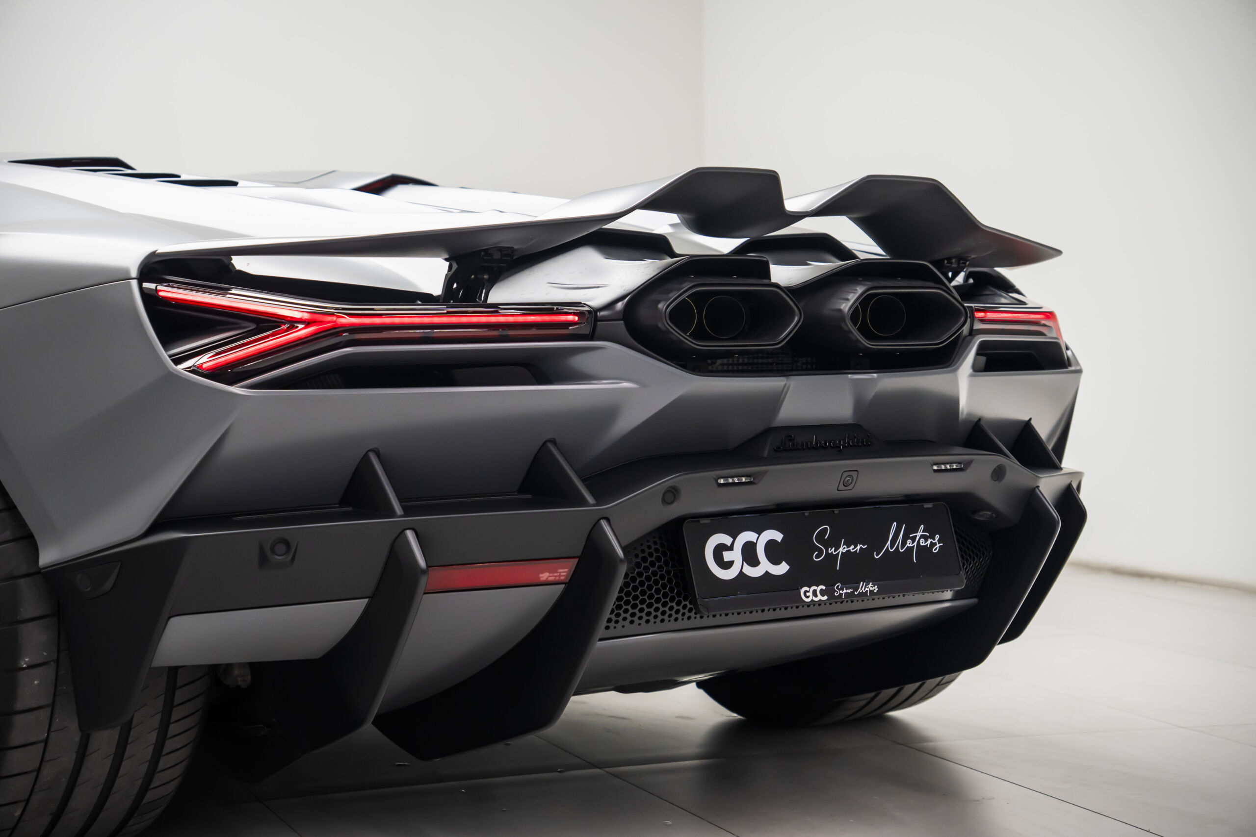 
								2024 Lamborghini Revuelto full									