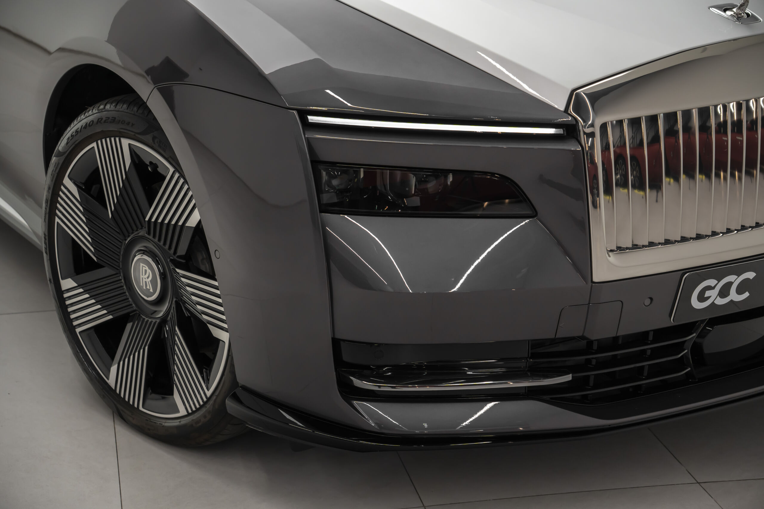 
								2024 Rolls Royce Spectre Silver Badge full									
