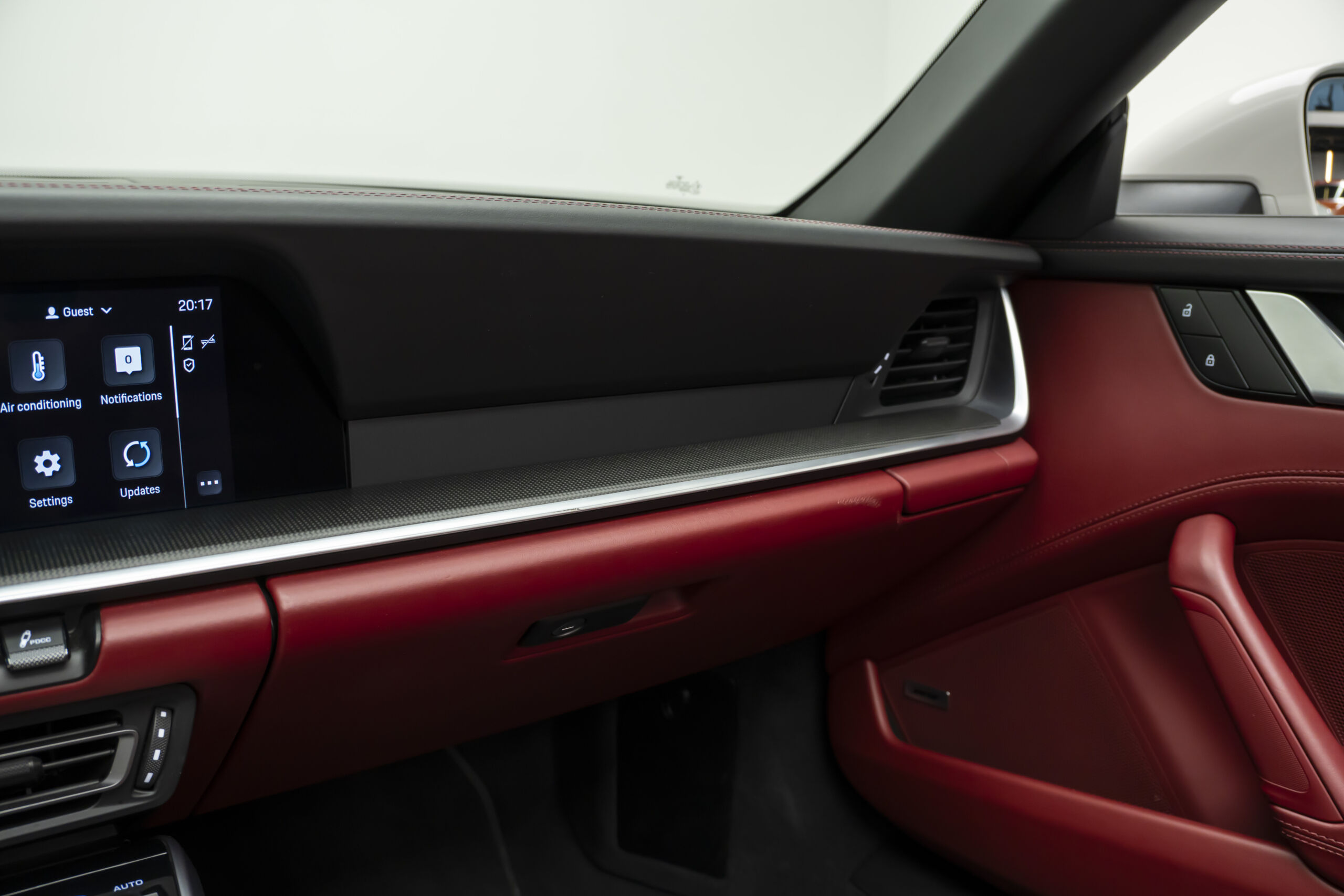 
								2023 Porsche 911 Turbo S Cabriolet full									