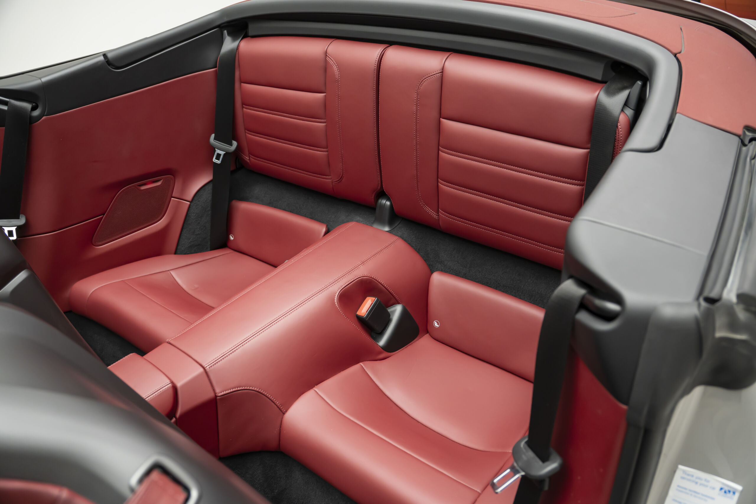 
								2023 Porsche 911 Turbo S Cabriolet full									