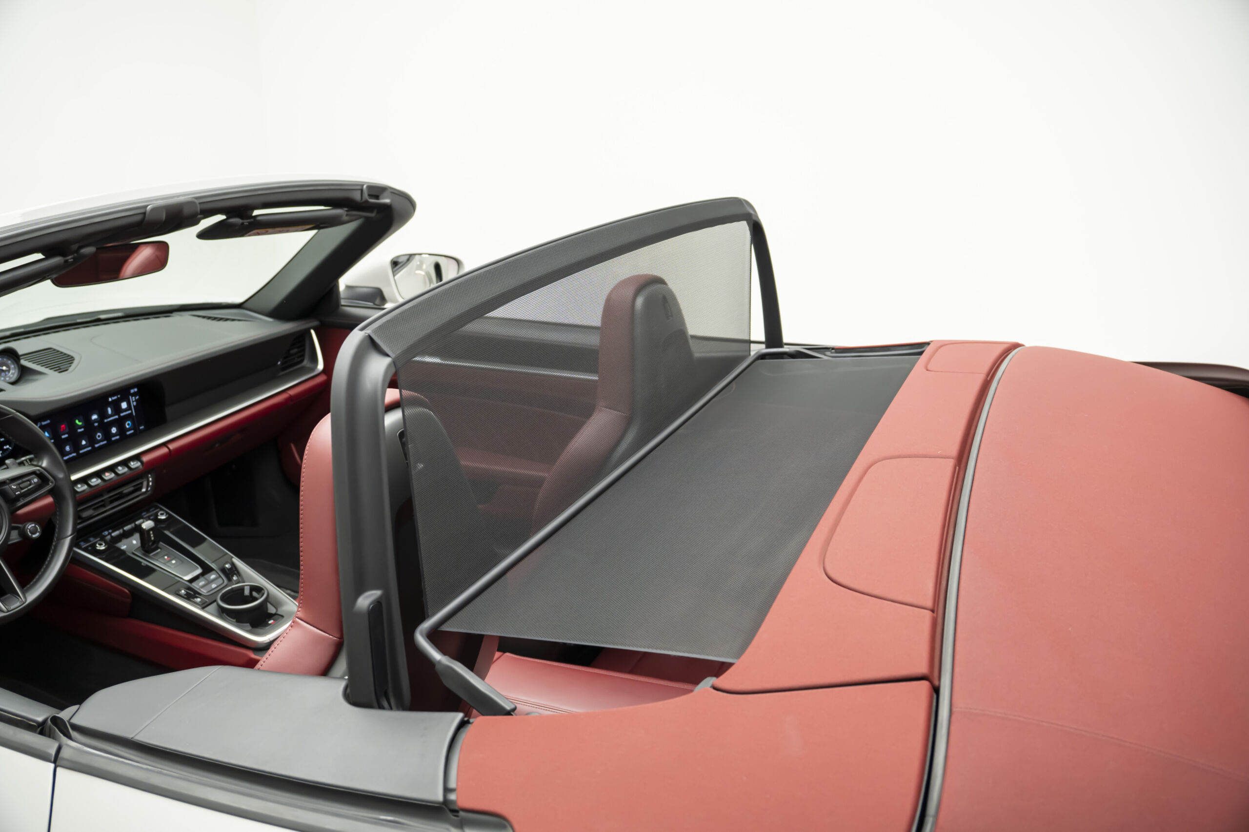
								2023 Porsche 911 Turbo S Cabriolet full									