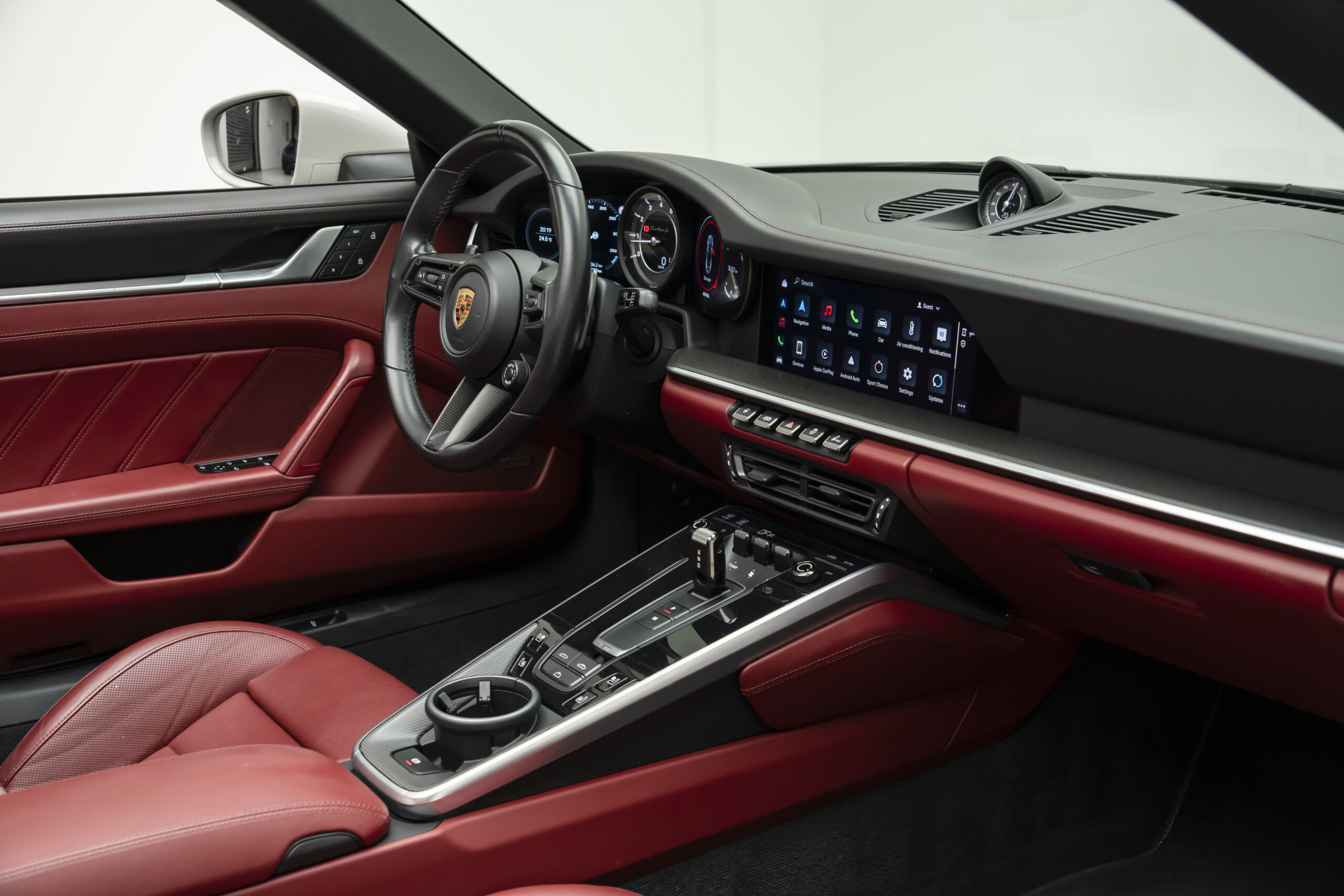 
								2023 Porsche 911 Turbo S Cabriolet full									