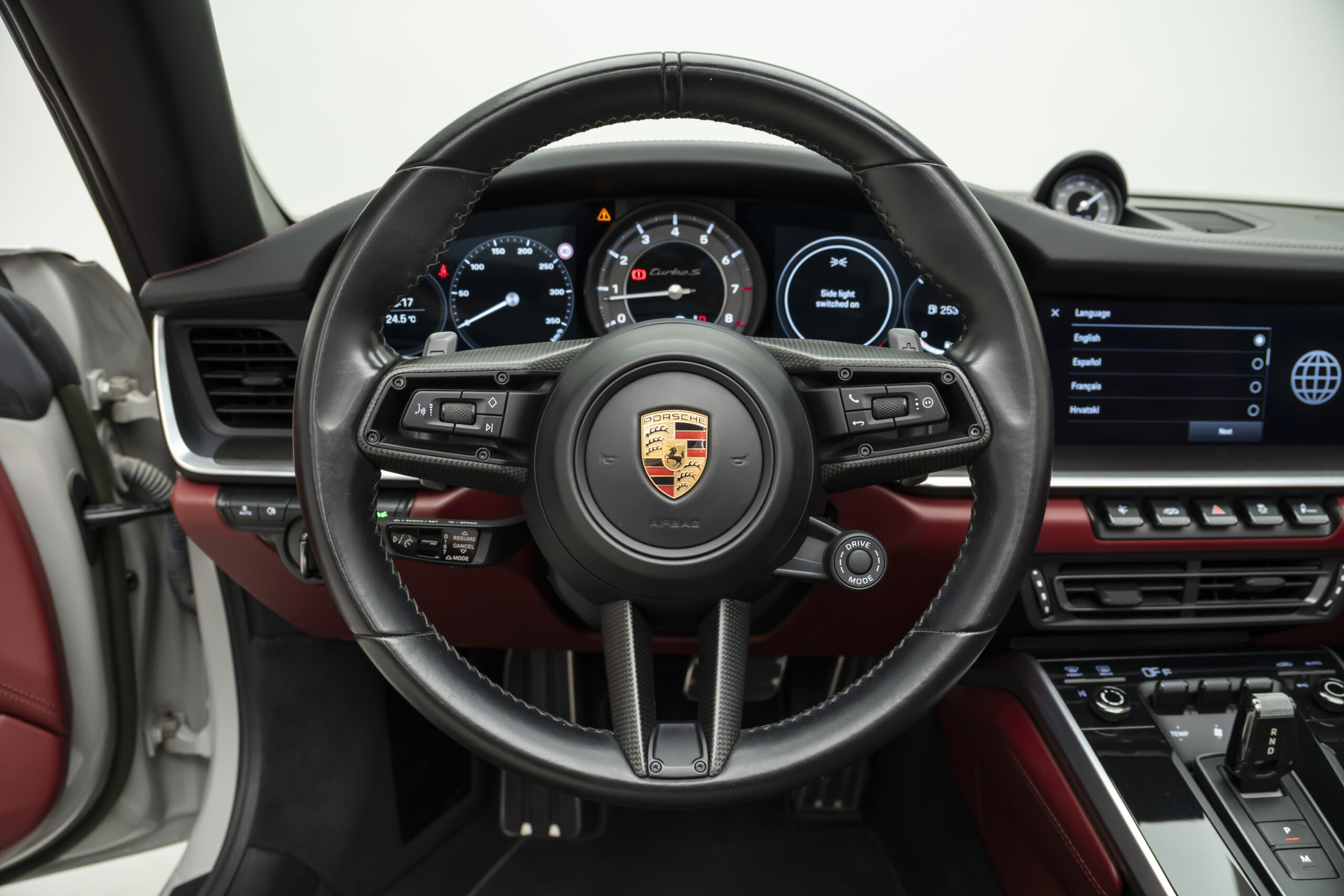 
								2023 Porsche 911 Turbo S Cabriolet full									