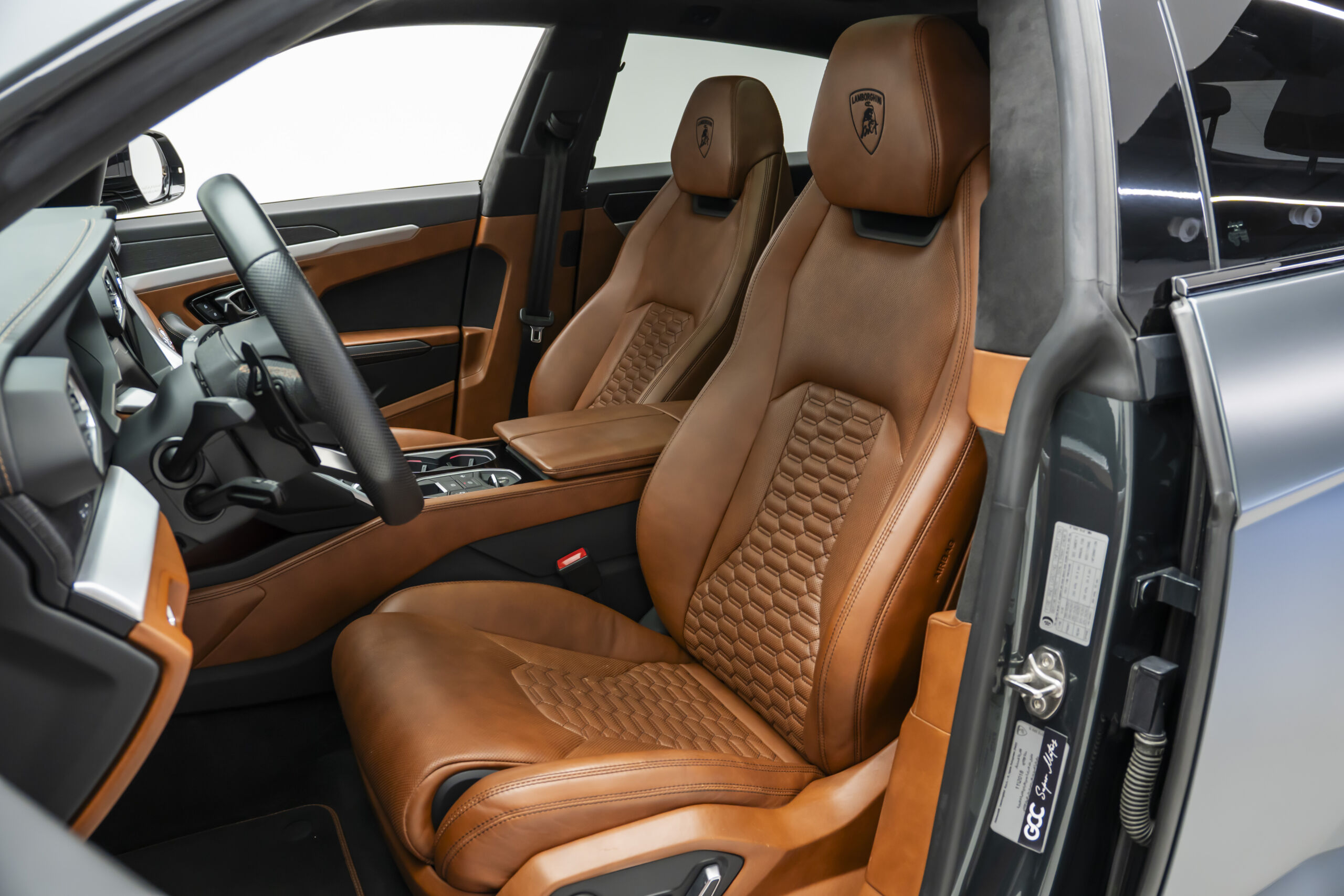 
								2019 Lamborghini Urus full									