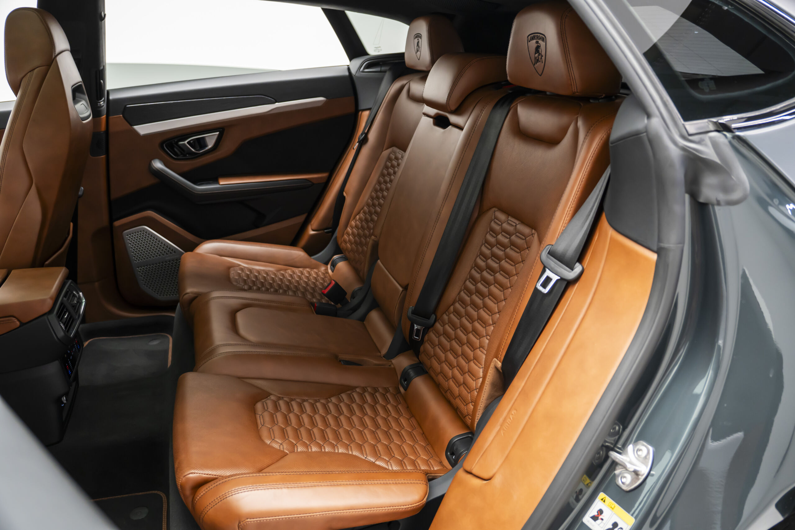
								2019 Lamborghini Urus full									