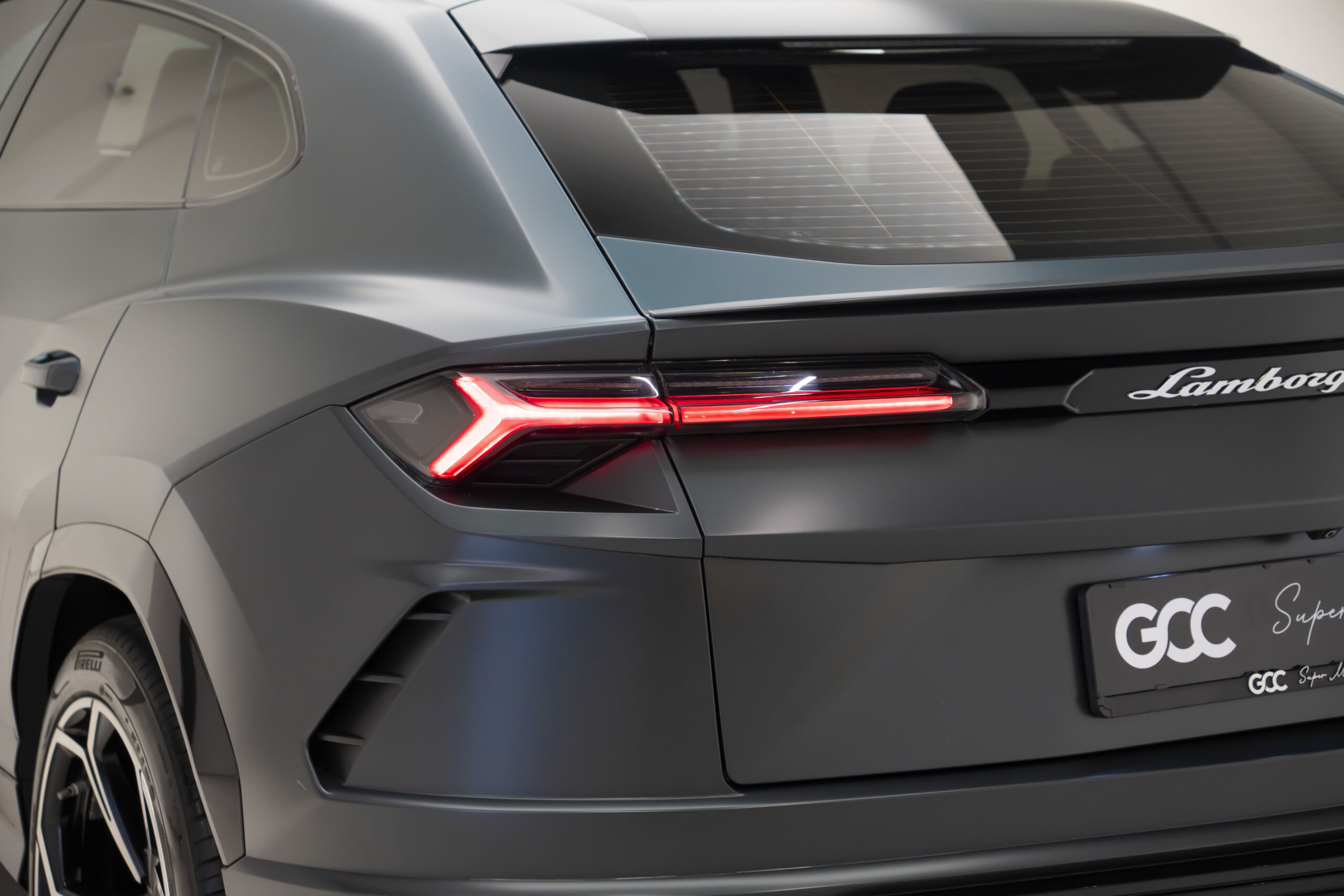 
								2019 Lamborghini Urus full									